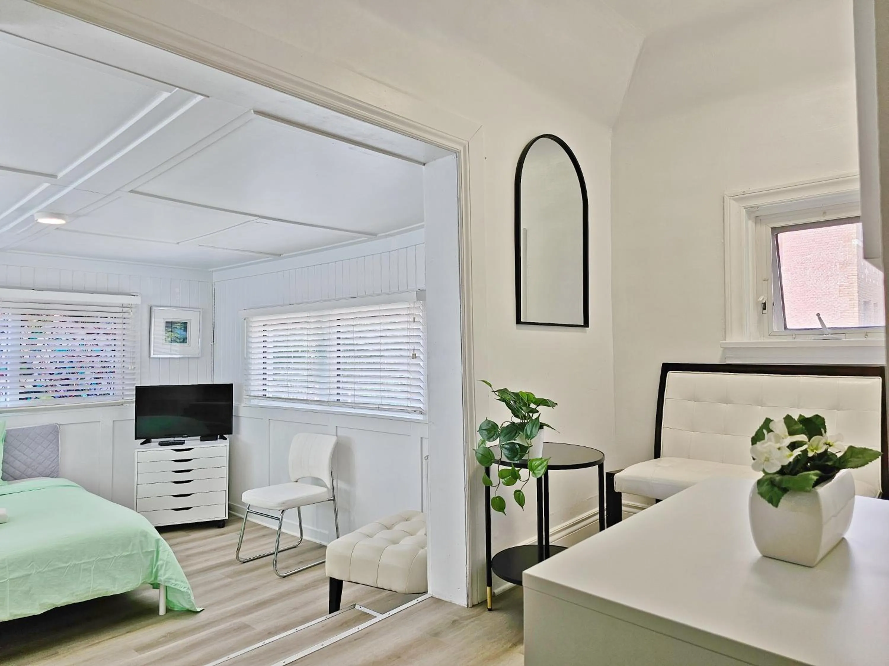 Bed in Winnipeg Holiday