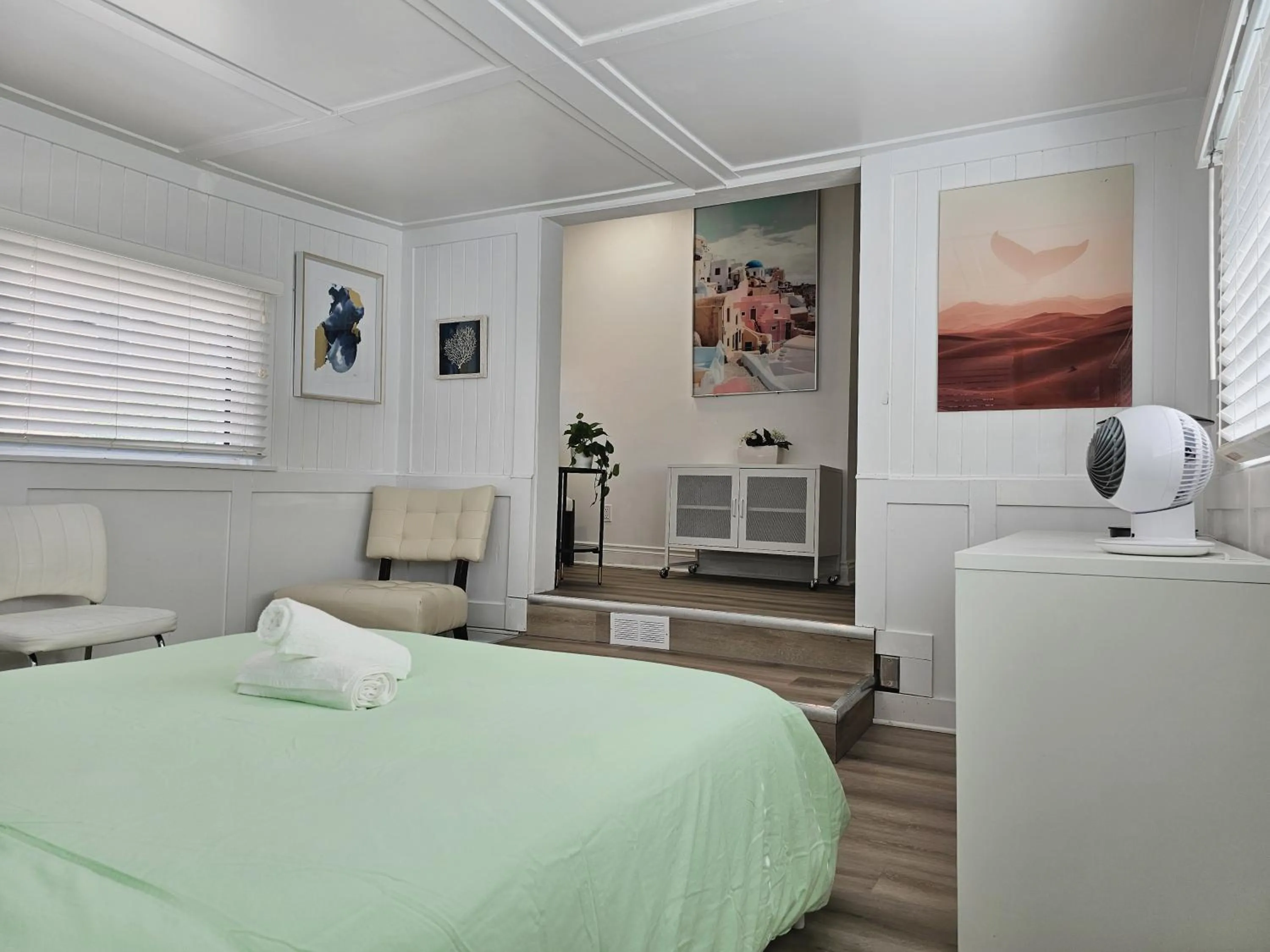 Bed in Winnipeg Holiday