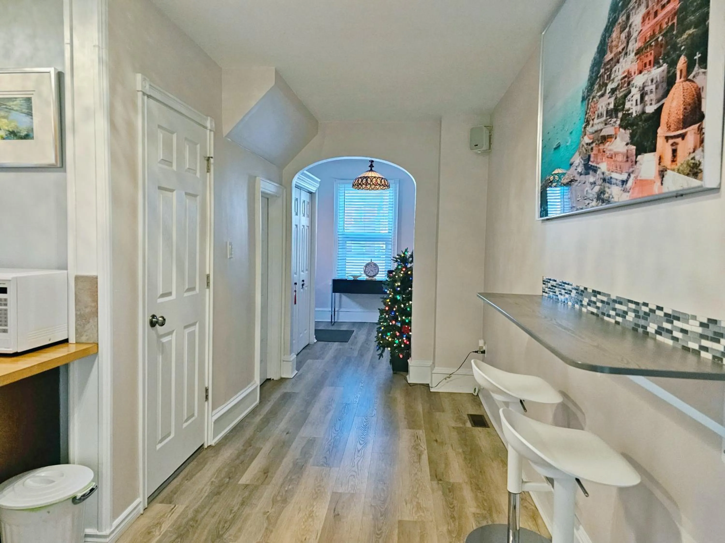 Dining area in Winnipeg Holiday