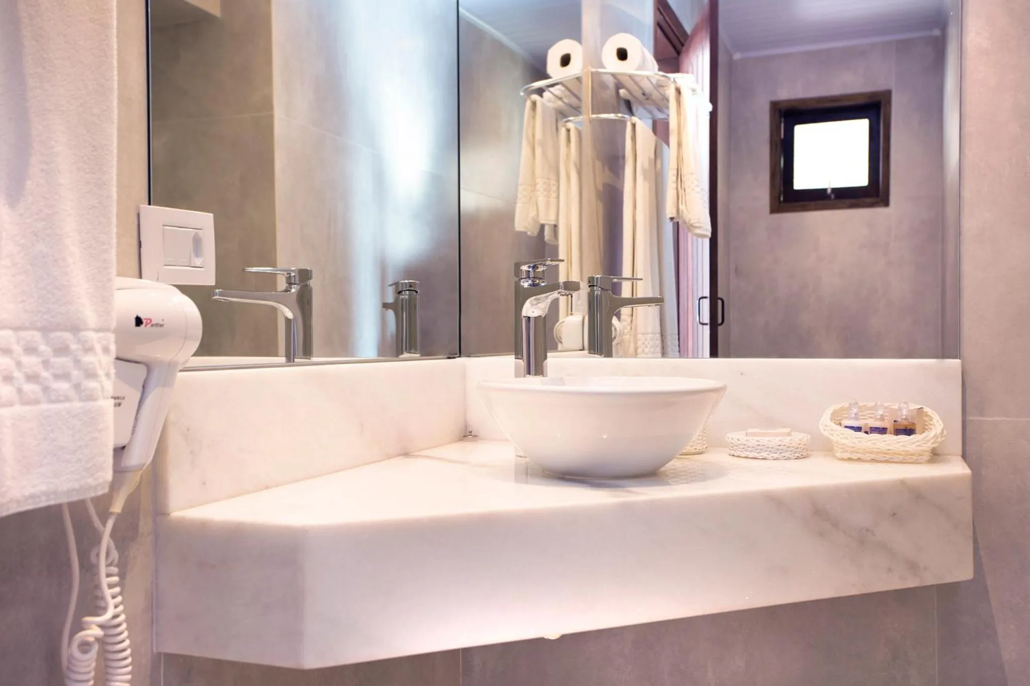 Bathroom in Barra do Piuva Porto Hotel