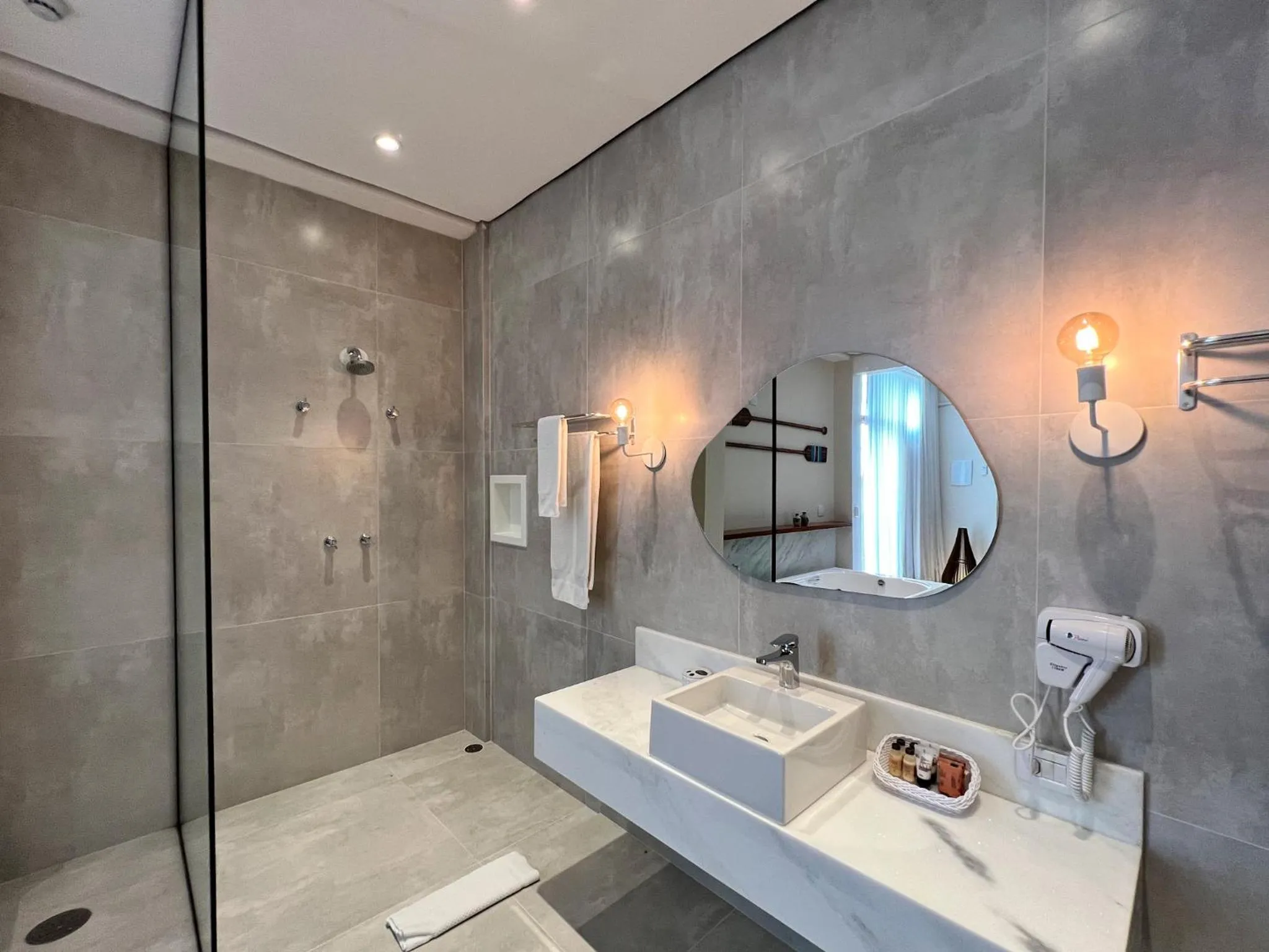 Bathroom in Barra do Piuva Porto Hotel