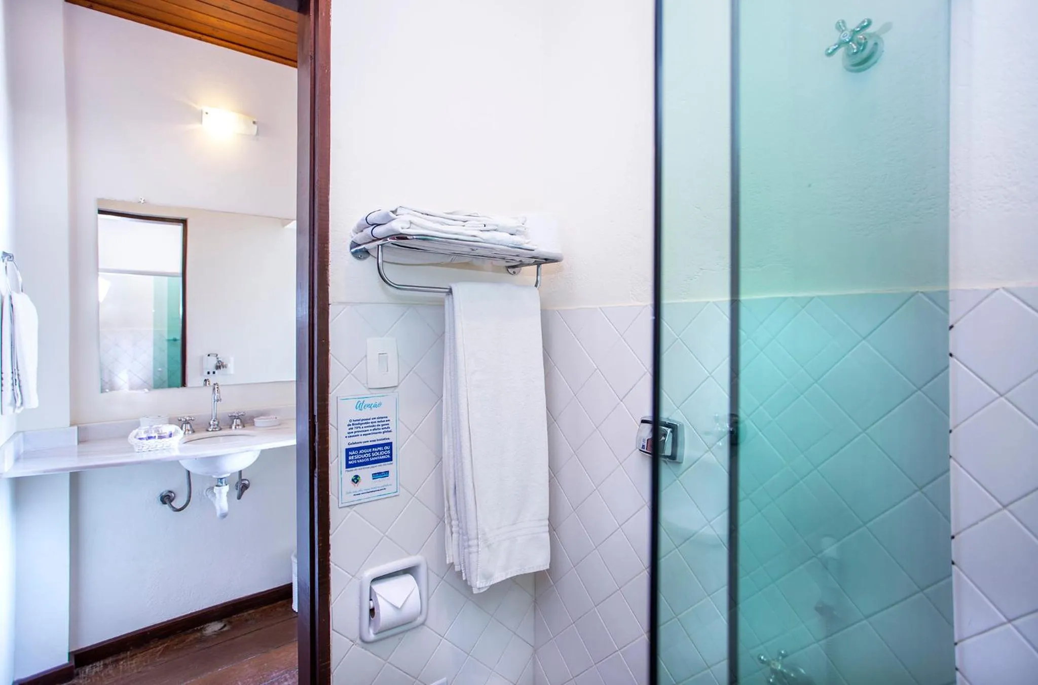 Bathroom in Barra do Piuva Porto Hotel