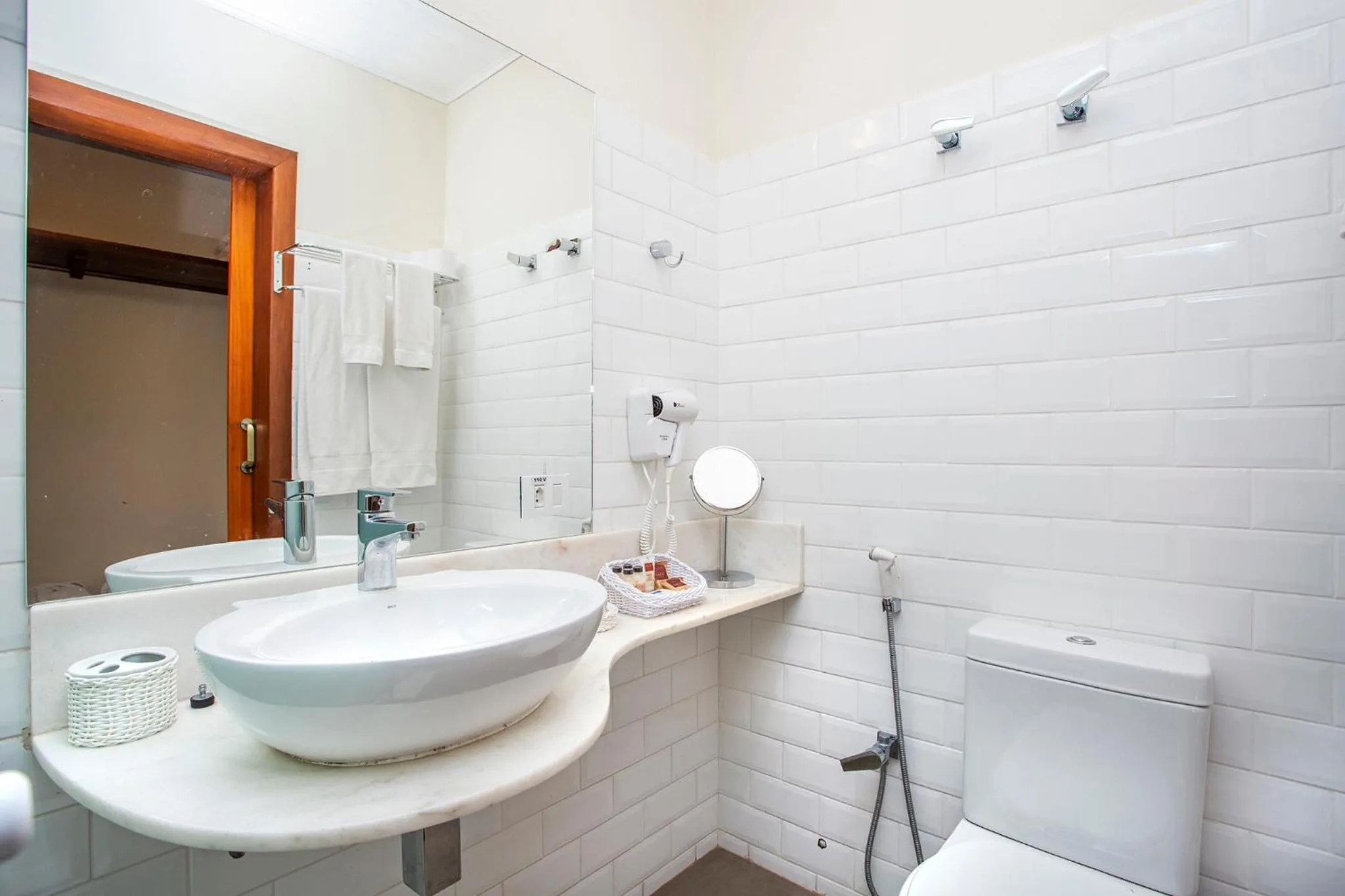 Bathroom in Barra do Piuva Porto Hotel