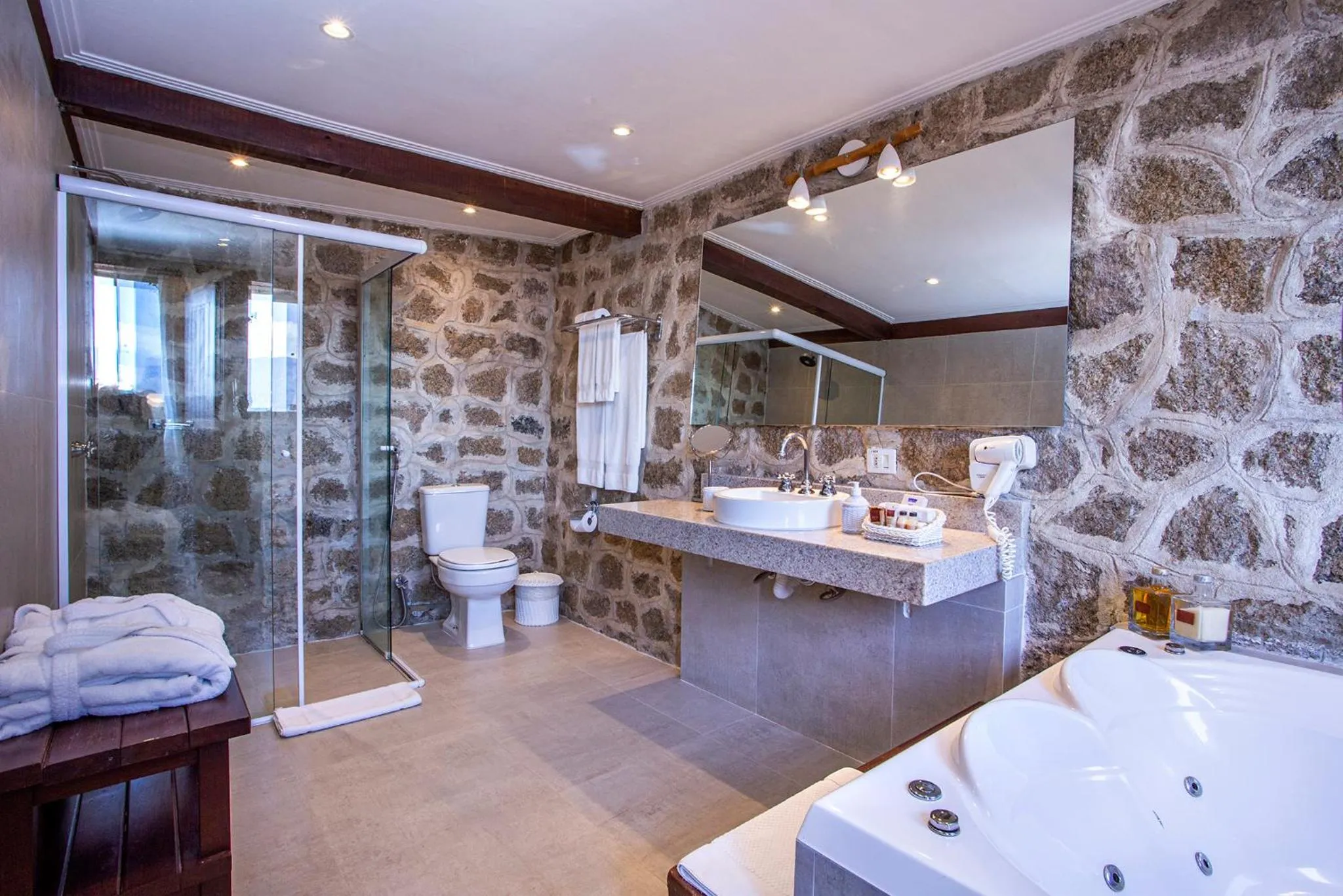 Bathroom in Barra do Piuva Porto Hotel