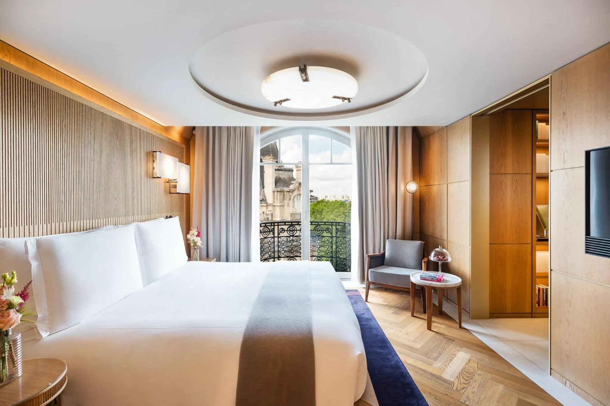 Photo of the whole room, Bed in Mandarin Oriental Lutetia, Paris