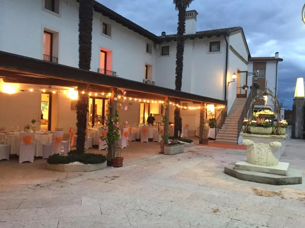 Restaurant/places to eat in Hotel In Sylvis