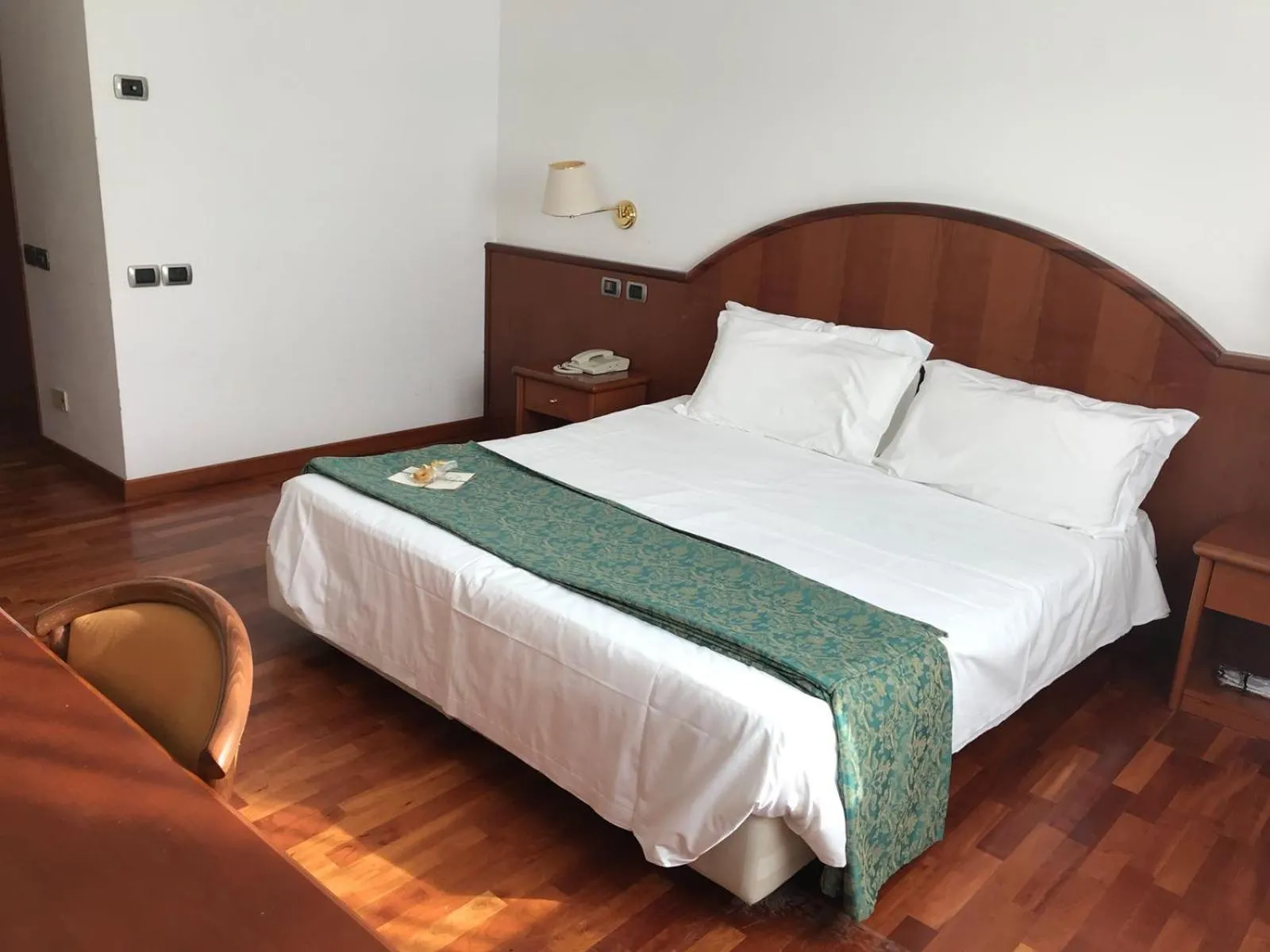 Photo of the whole room, Bed in Hotel In Sylvis