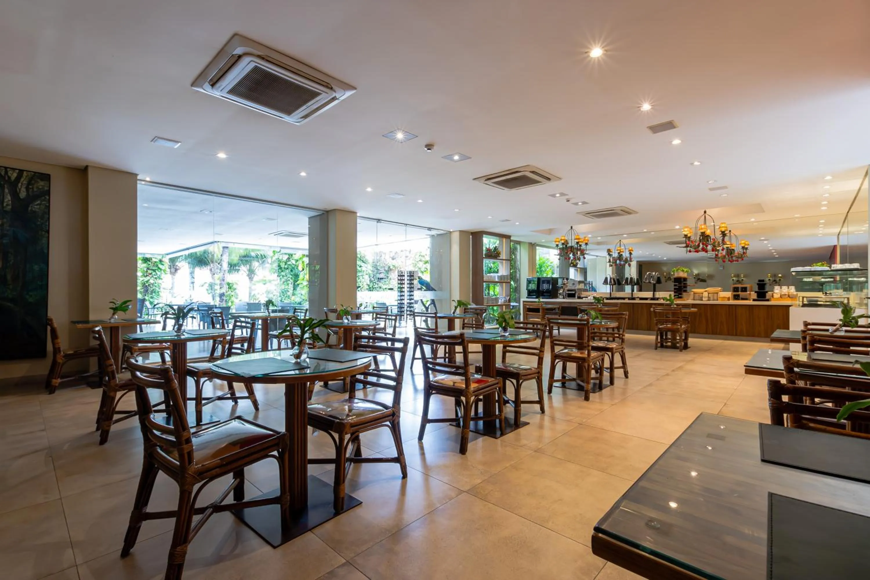 Restaurant/places to eat in Amazon Plaza Hotel