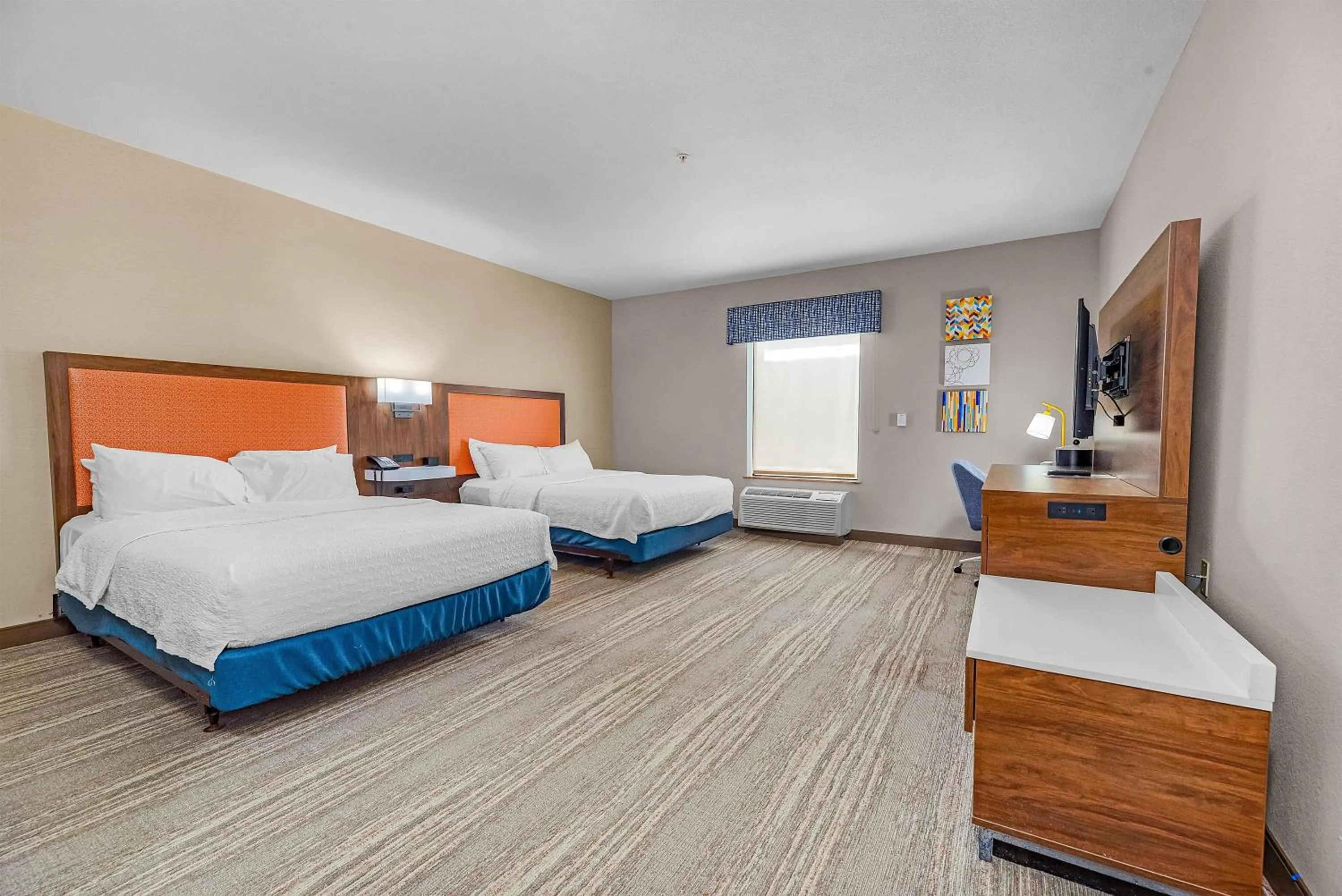 Bed in Hampton Inn & Suites New Braunfels