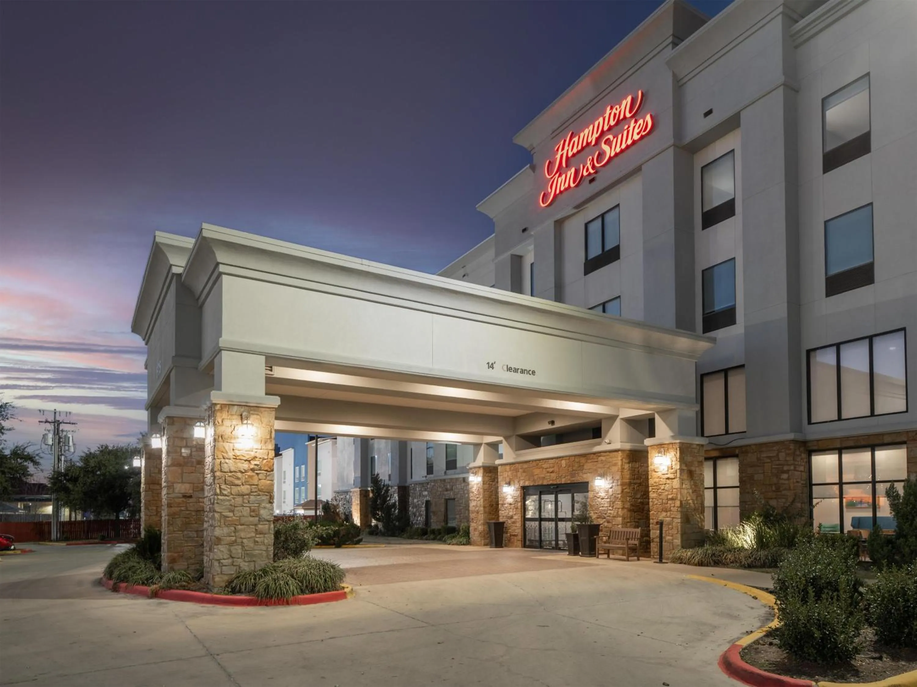 Property building in Hampton Inn & Suites New Braunfels
