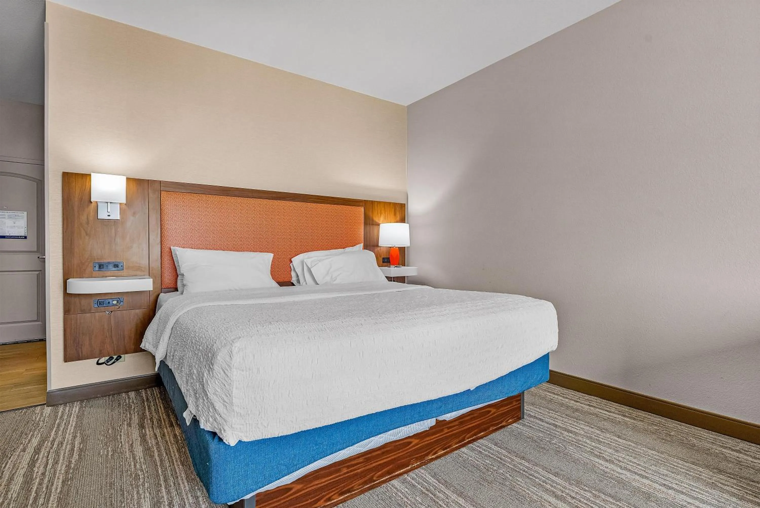 Bed in Hampton Inn & Suites New Braunfels