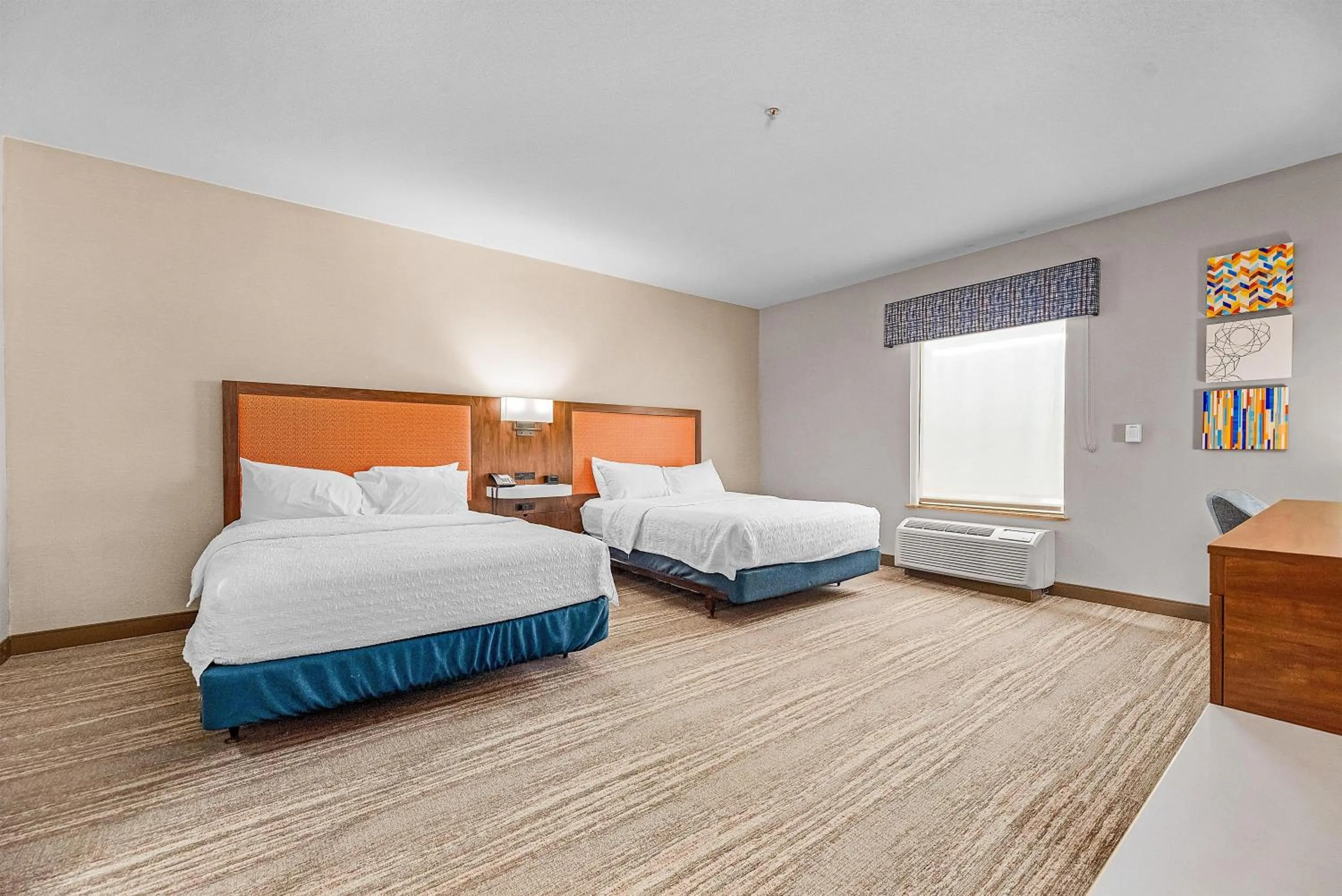 Bed in Hampton Inn & Suites New Braunfels