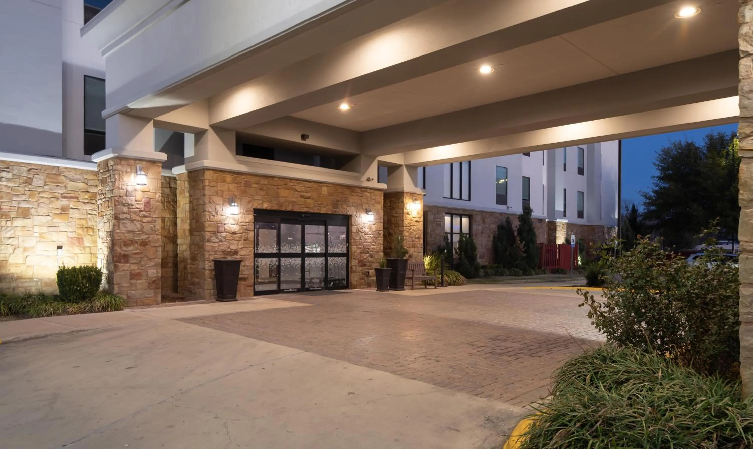 Property building in Hampton Inn & Suites New Braunfels