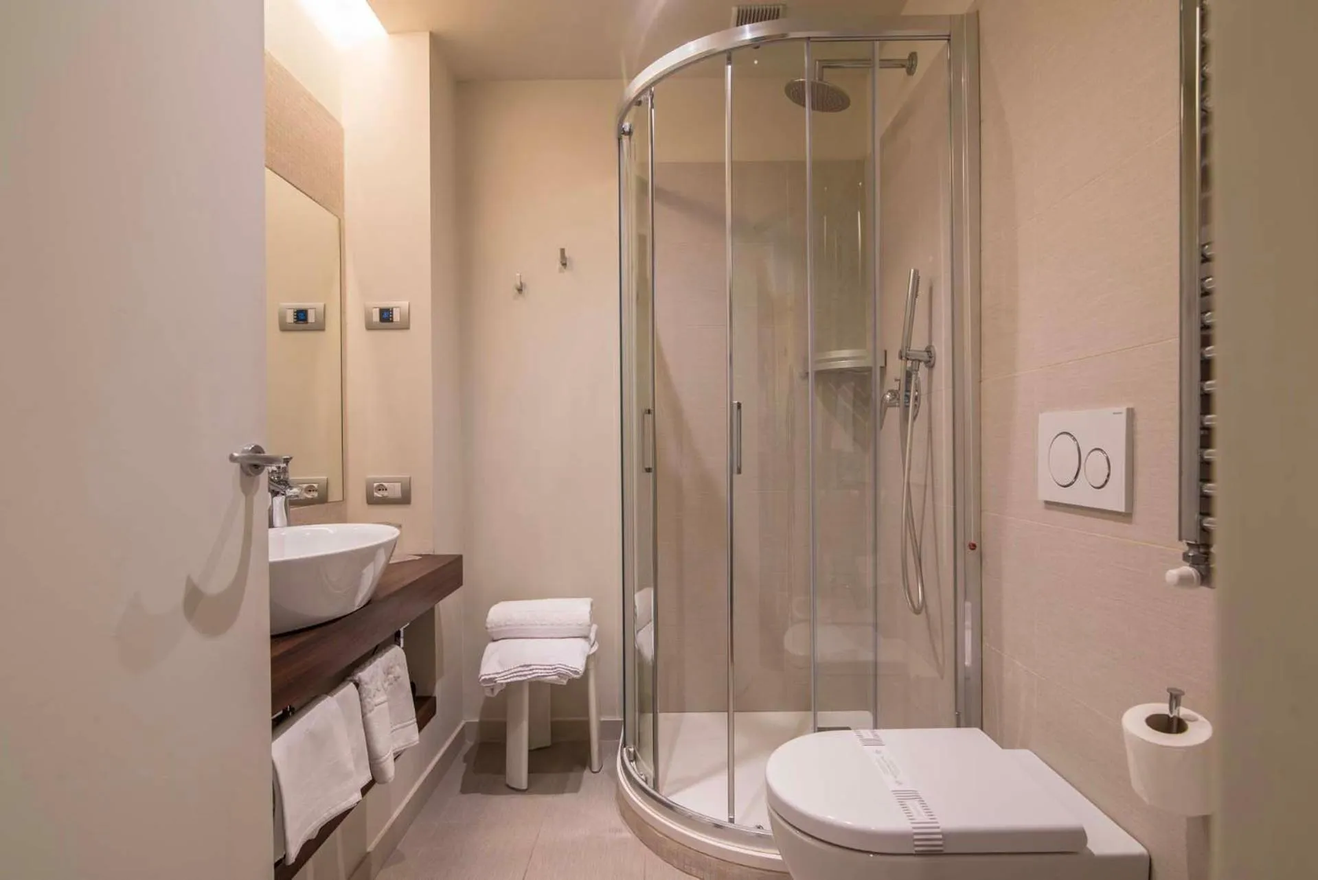 Shower in Terme Preistoriche Resort & Spa