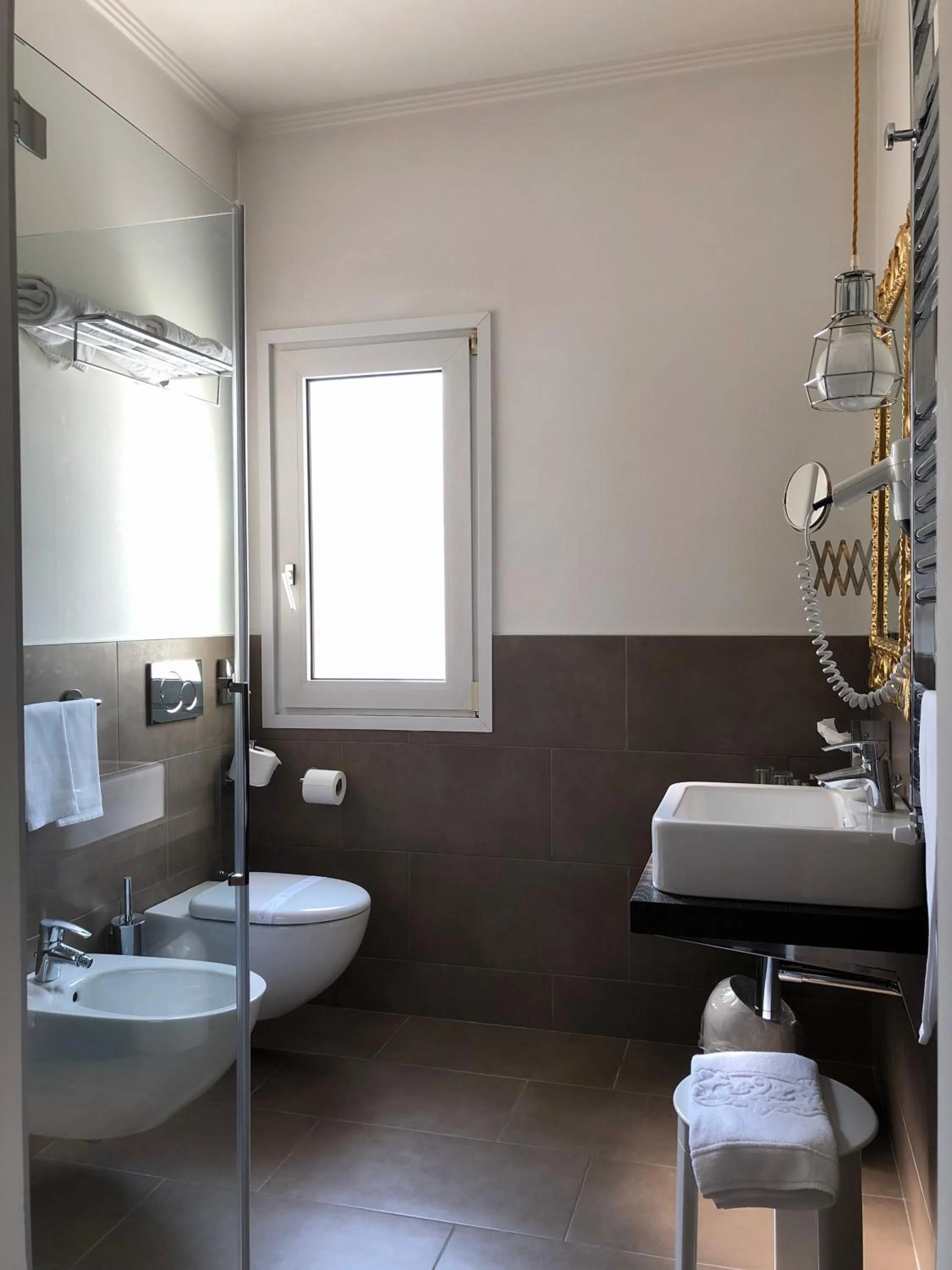 Shower in Terme Preistoriche Resort & Spa