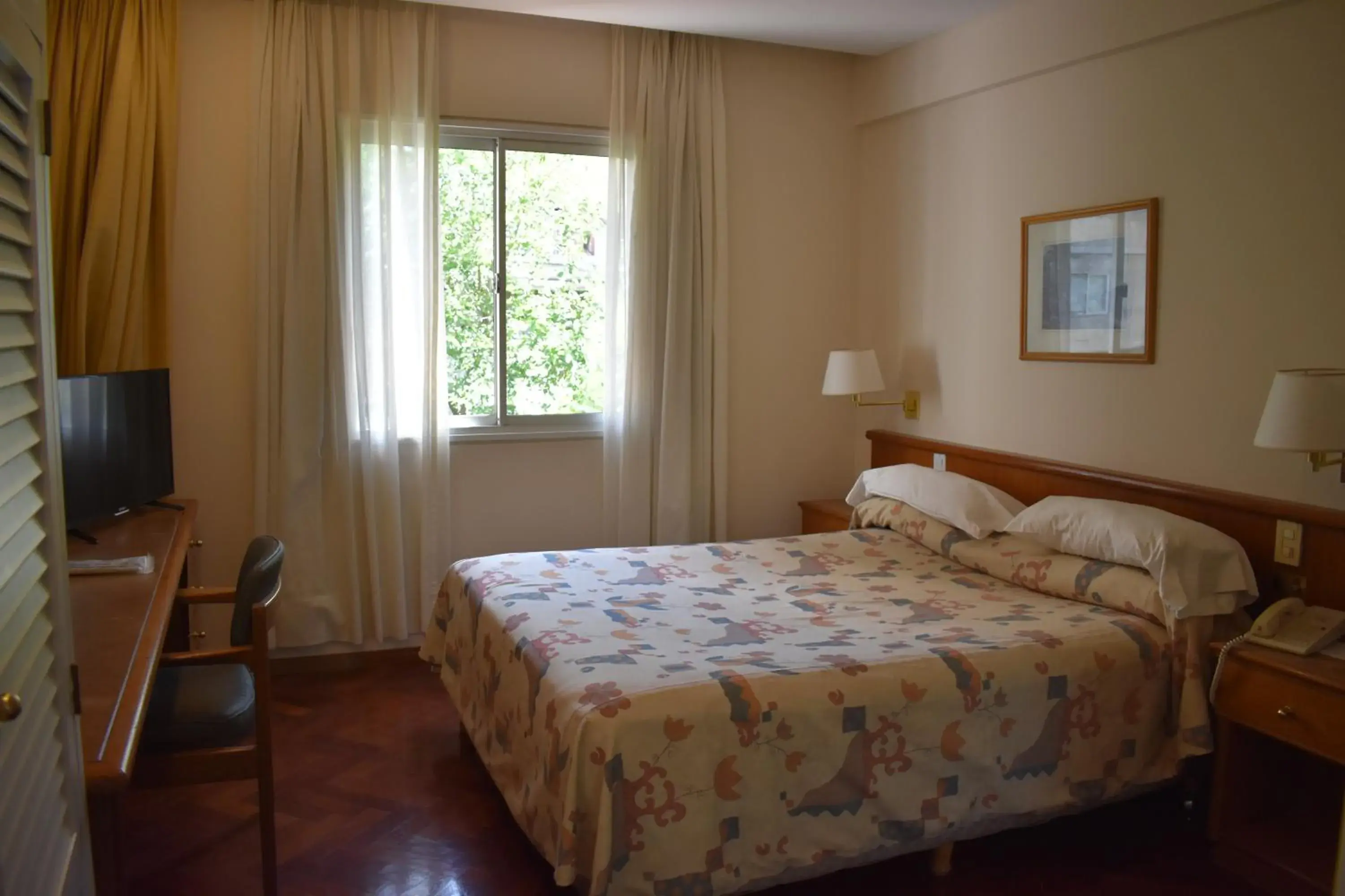 Standard Twin Room - single occupancy in Hotel Cervantes Standard Twin Room - single occupancy in Hotel Cervantes