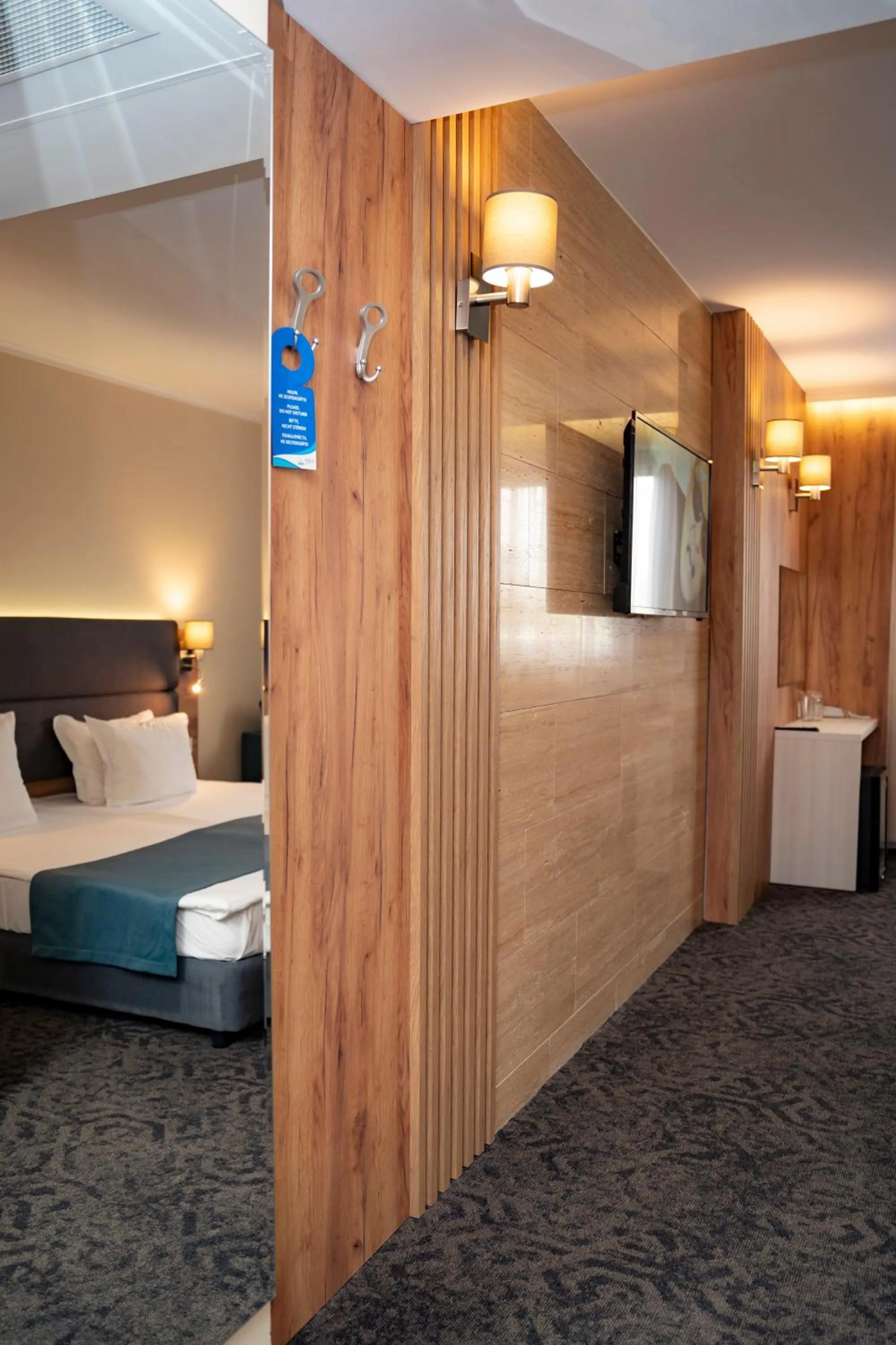 Photo of the whole room, Bed in Aqua Hotel