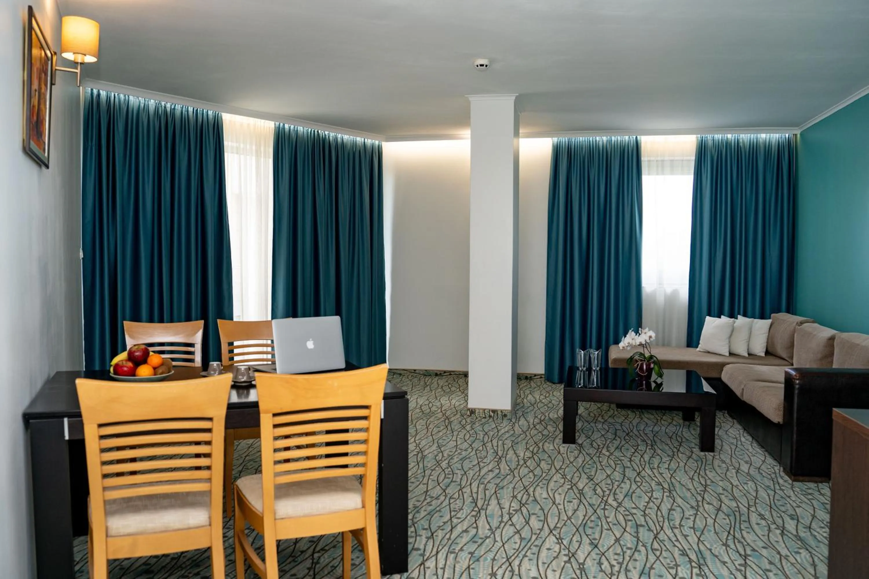 Living room in Aqua Hotel