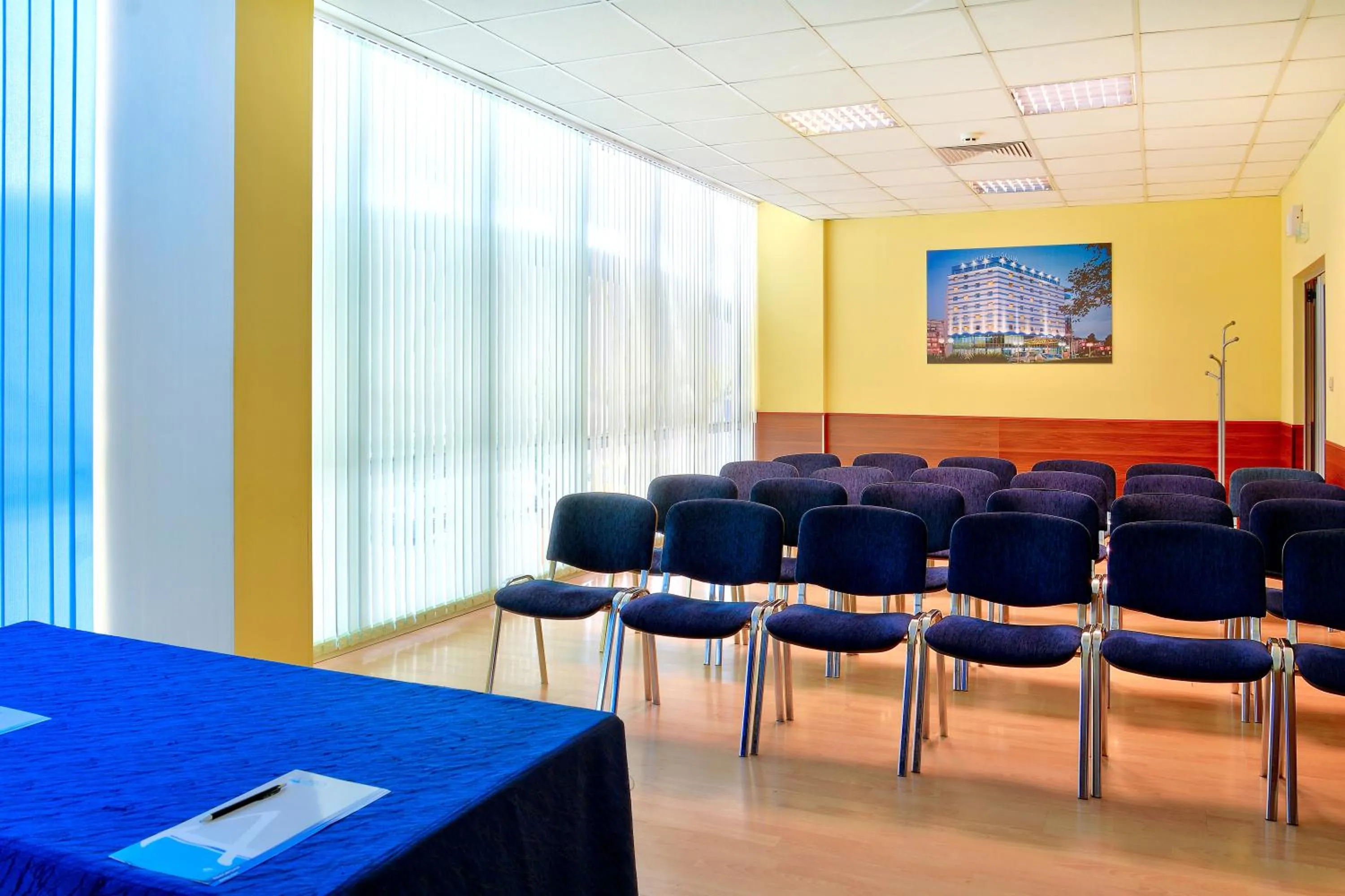 Business facilities in Aqua Hotel