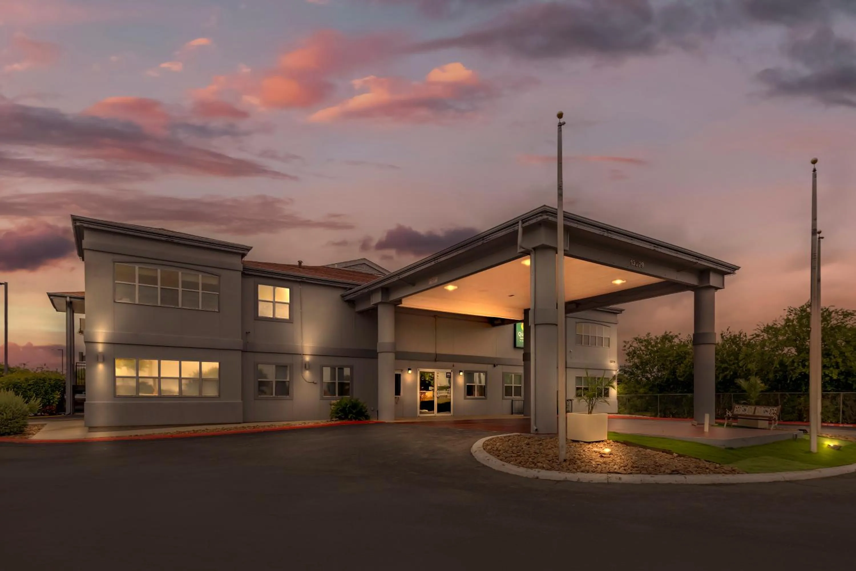 Property building in Quality Inn & Suites I-10 near Fiesta Texas