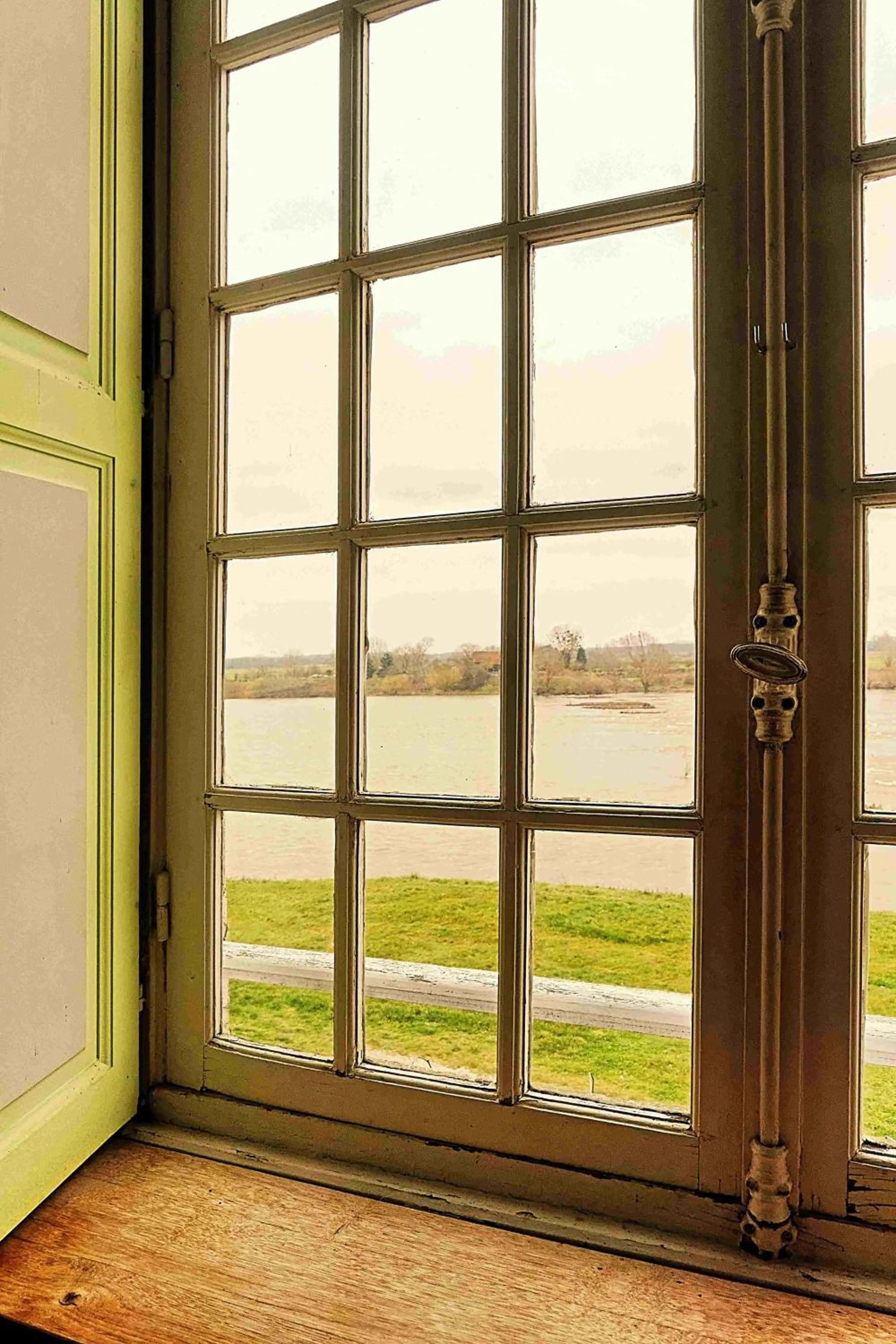 Decorative detail in Logis Hôtel Le Relais Louis XI