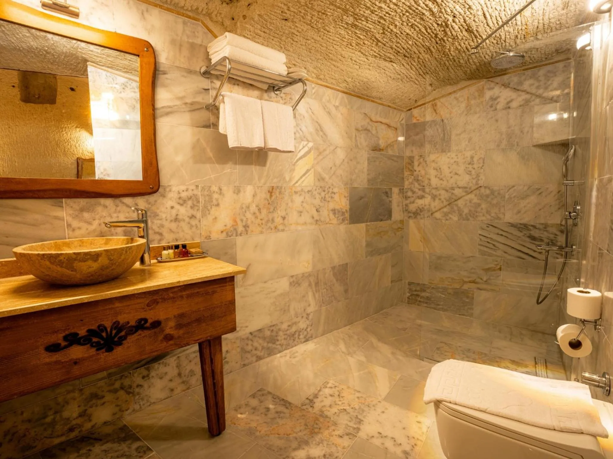 Shower in Tulip Cave Suites