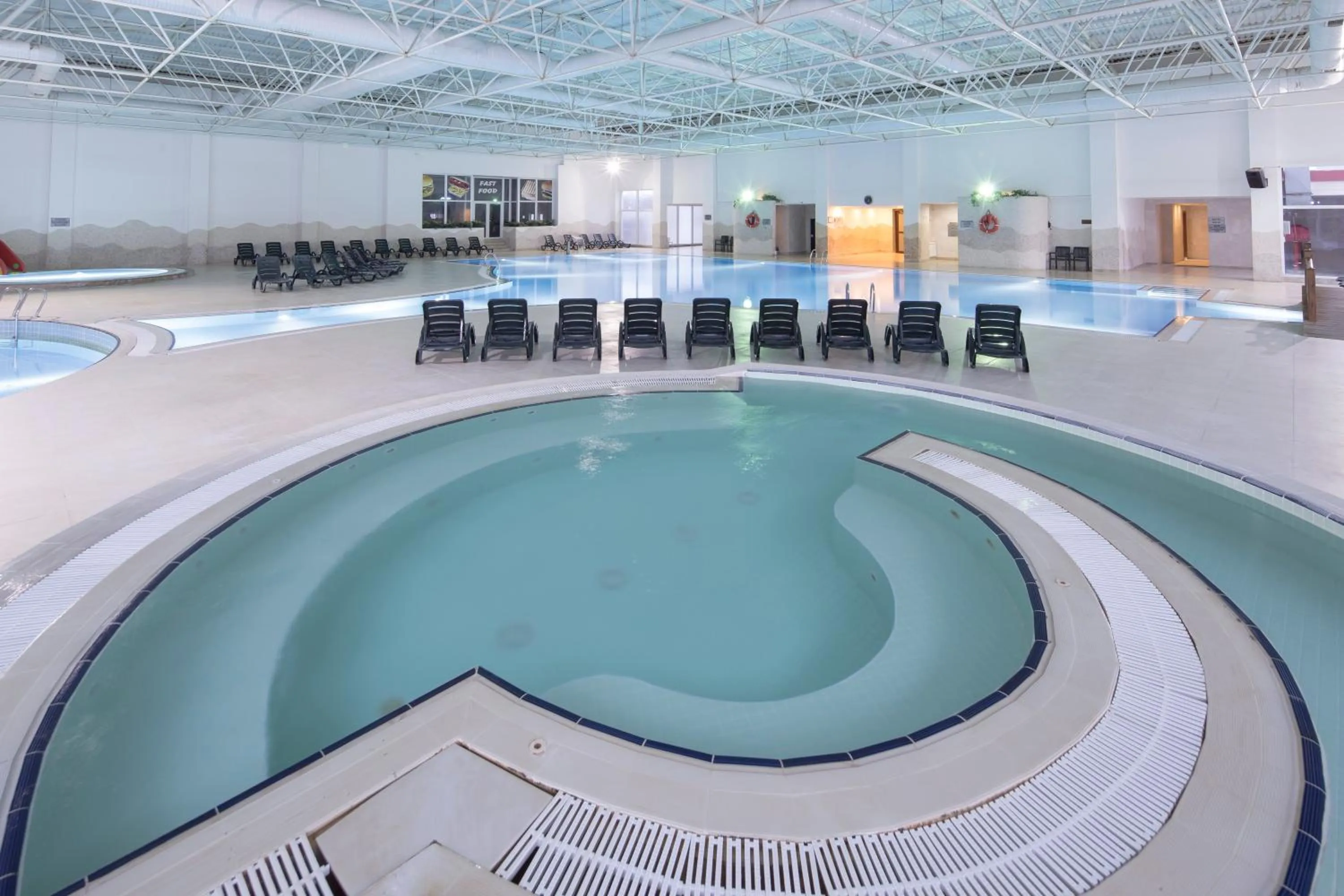 Swimming pool in Korel Thermal Resort