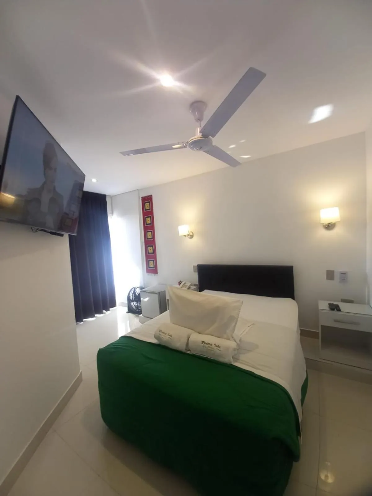 Communal lounge/ TV room, Bed in Hotel Riviera Inka Paracas