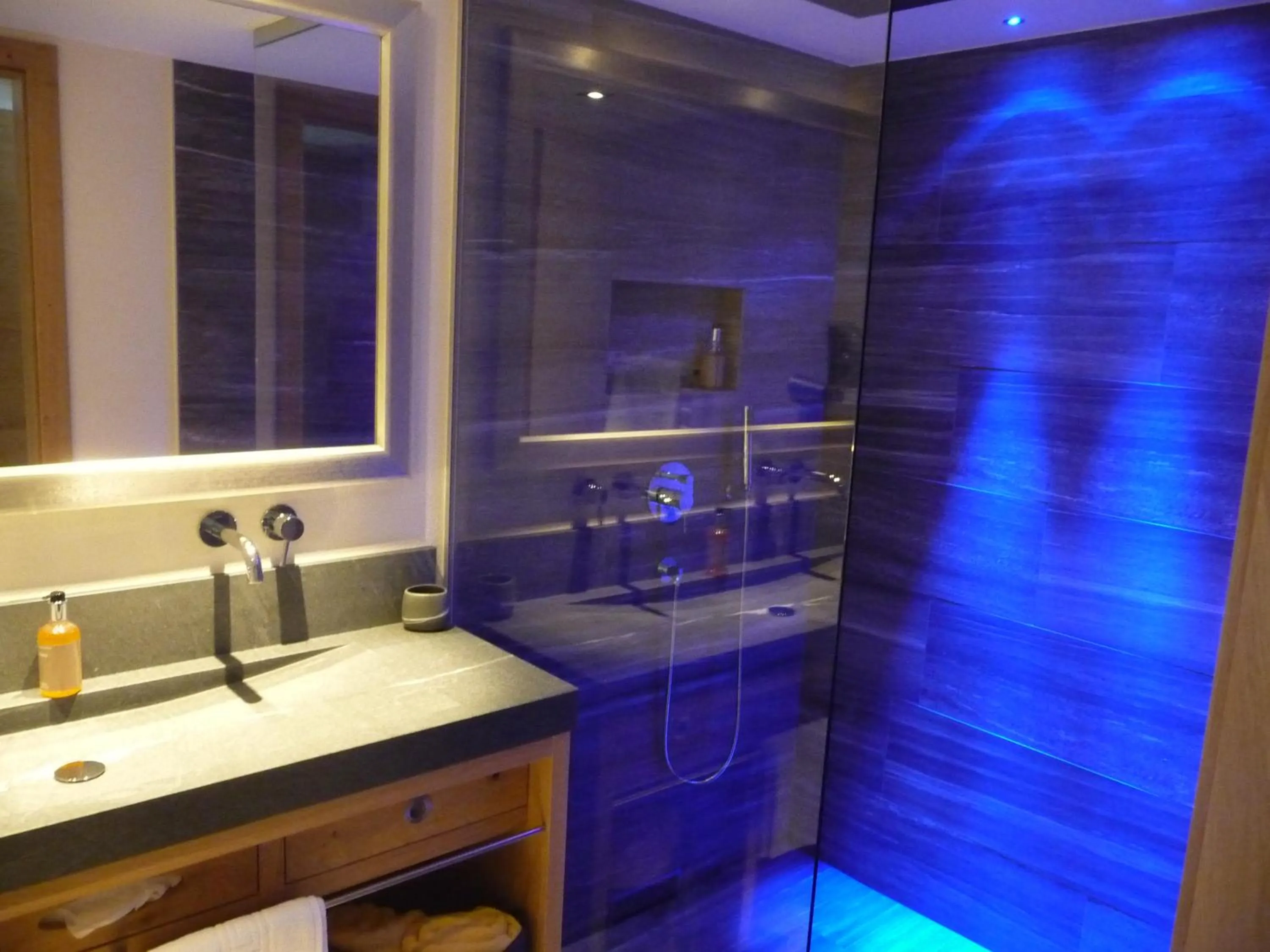 Bathroom in Hotel Garni Fimba