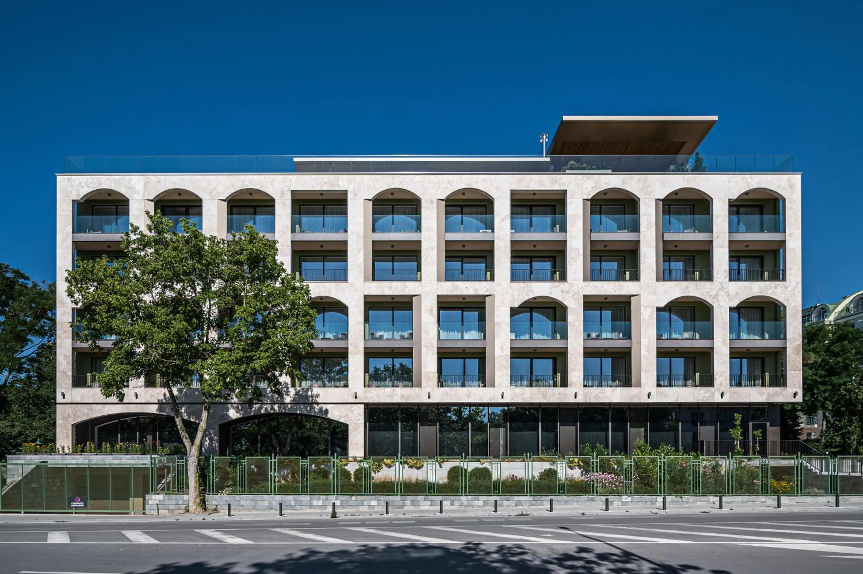 Romance Hotel and Family Suites