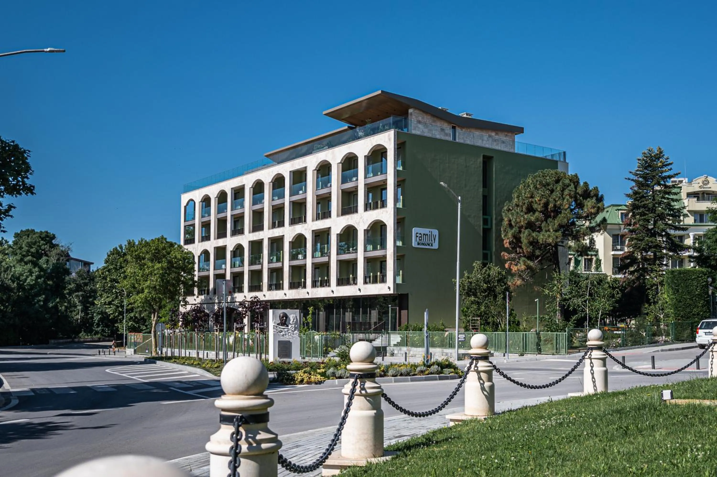 Romance Hotel and Family Suites