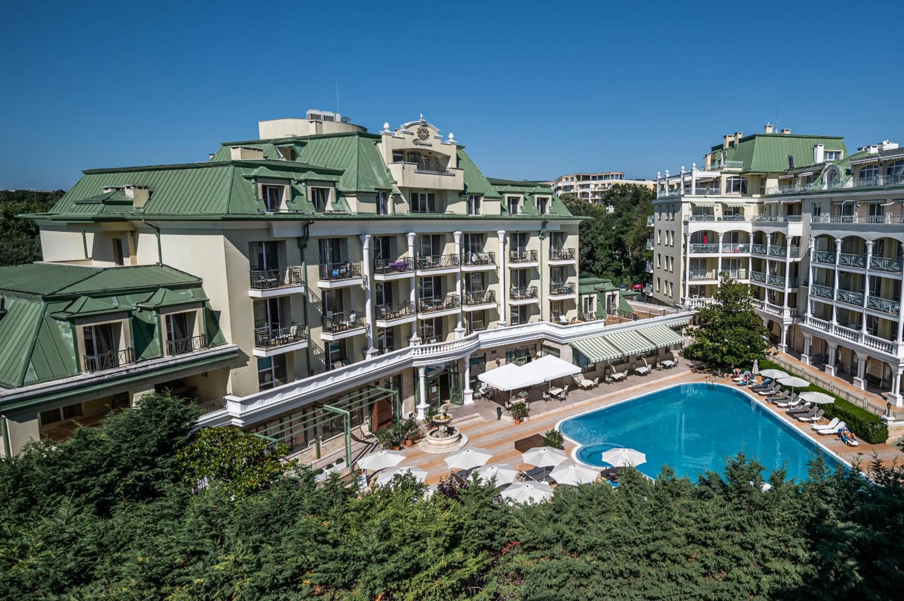 Romance Hotel and Family Suites