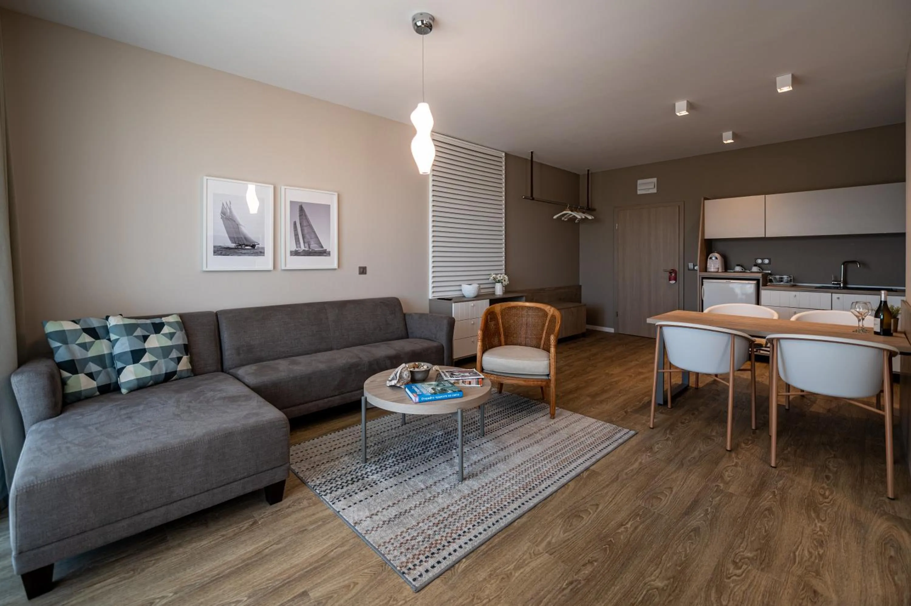 Romance Hotel and Family Suites