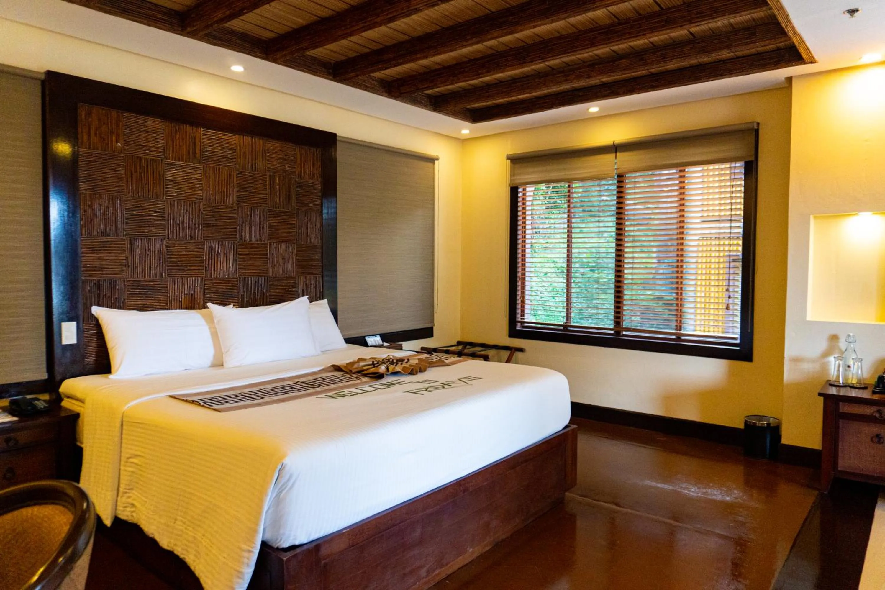 Property building, Bed in Fridays Puerto Galera