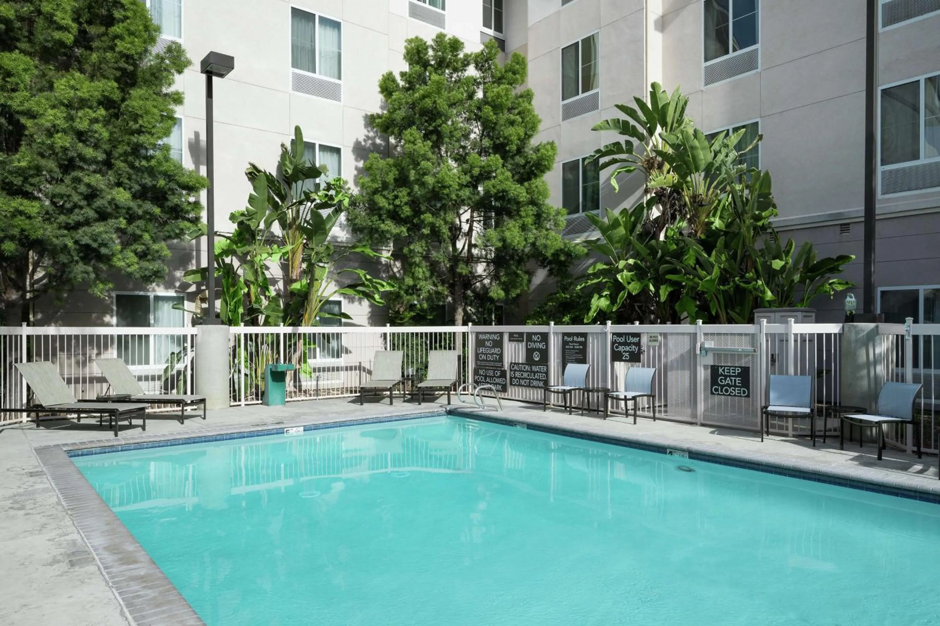 Pool view in Homewood Suites by Hilton Fresno Airport/Clovis