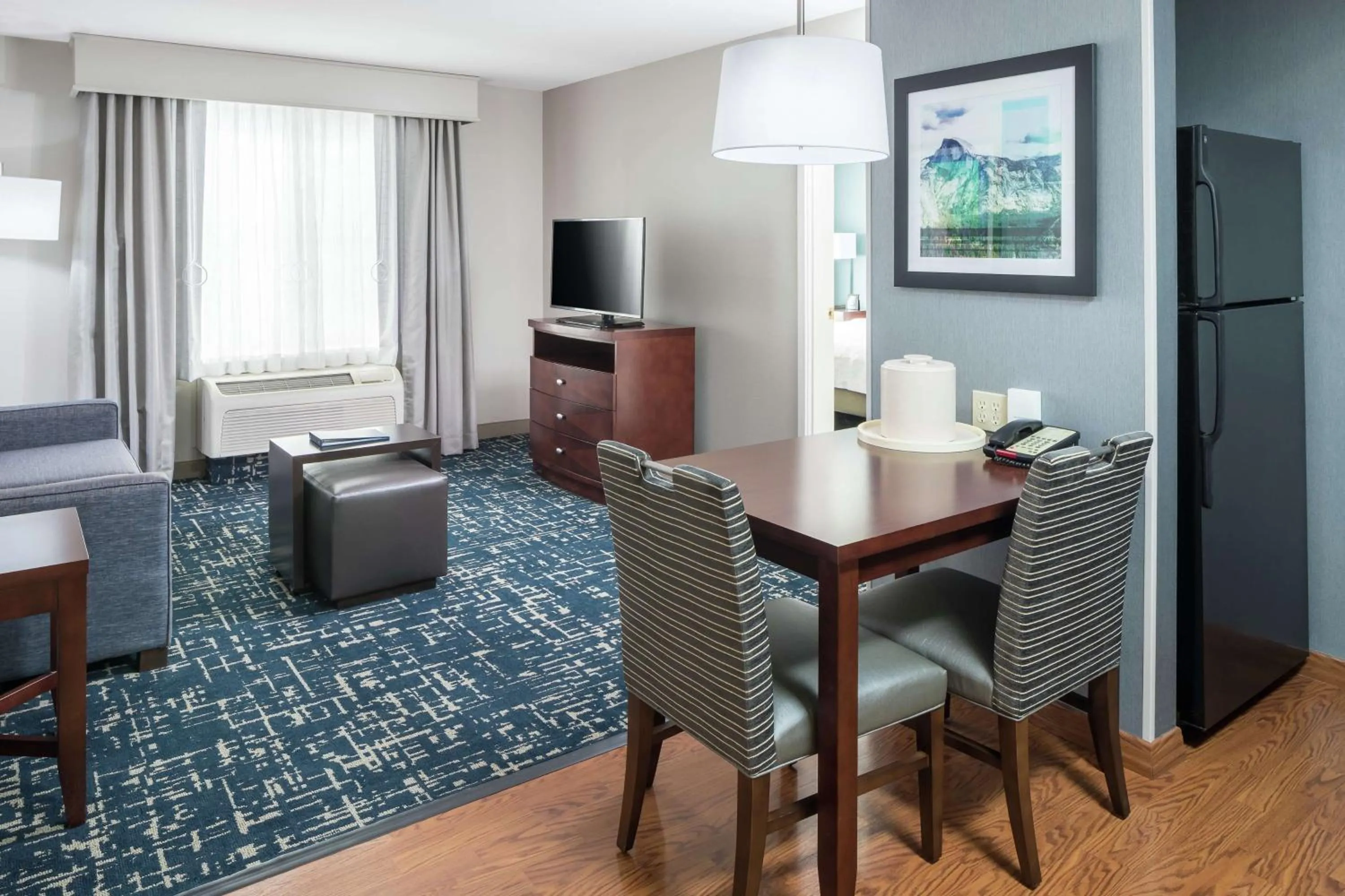 Living room in Homewood Suites by Hilton Fresno Airport/Clovis