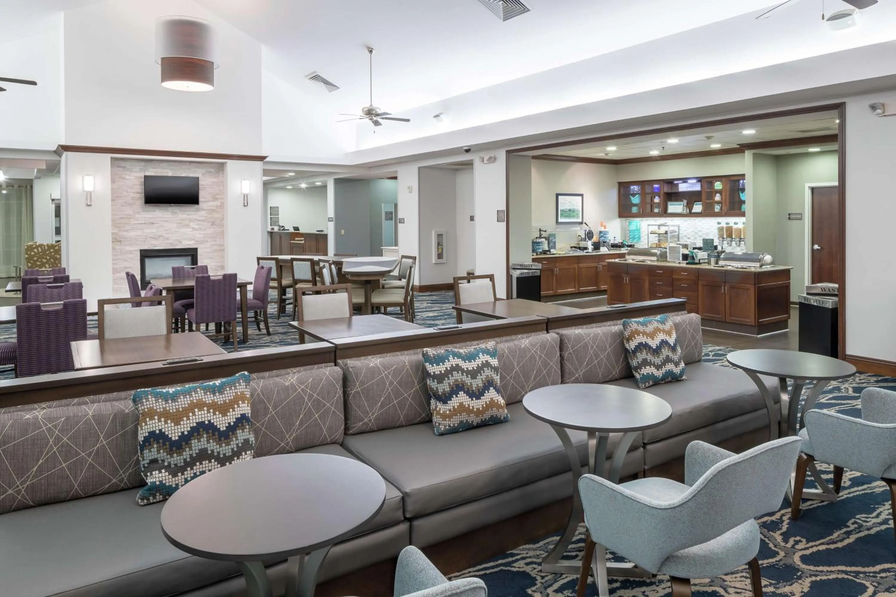 Lobby or reception in Homewood Suites by Hilton Fresno Airport/Clovis