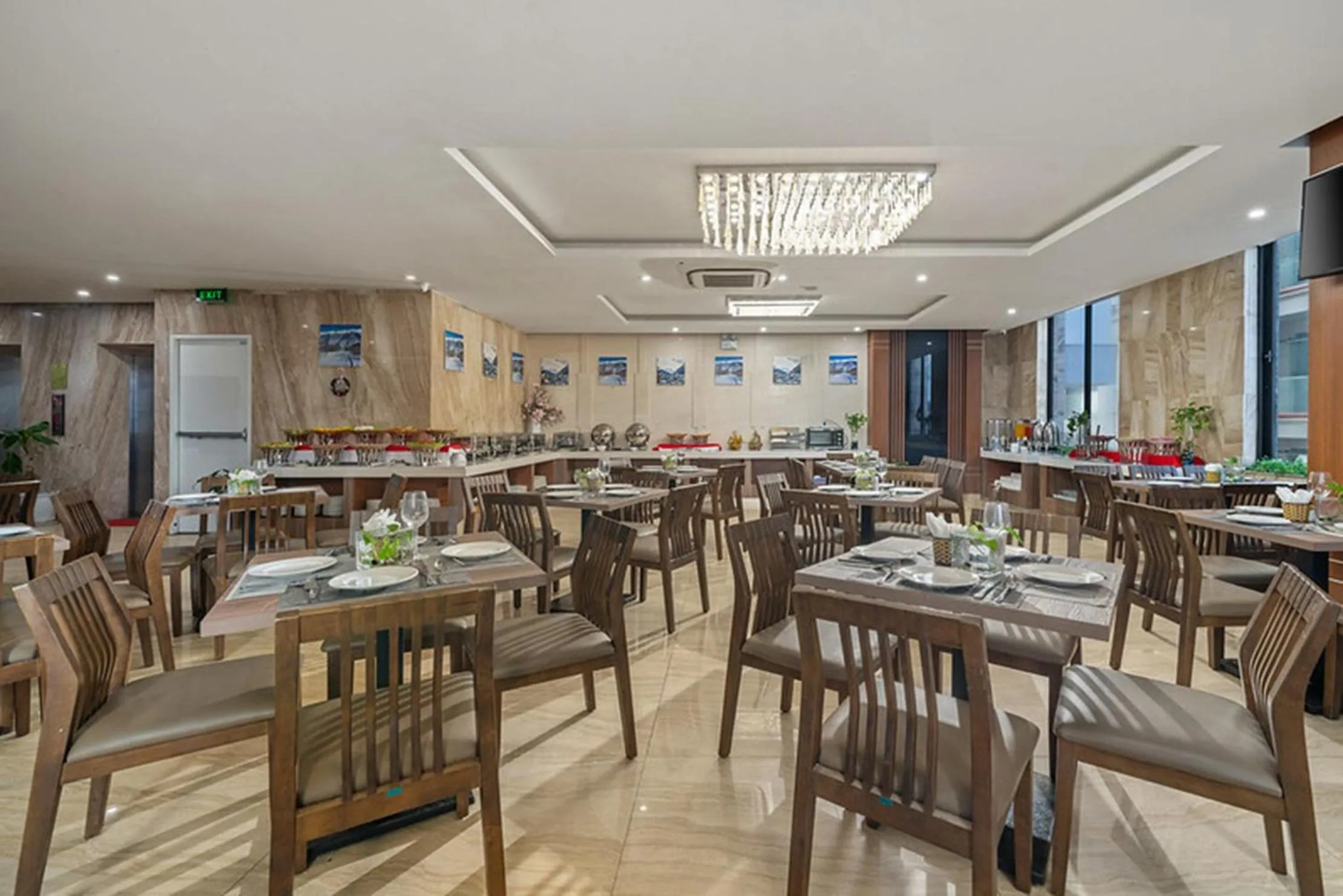 Restaurant/places to eat in Sochi Hotel
