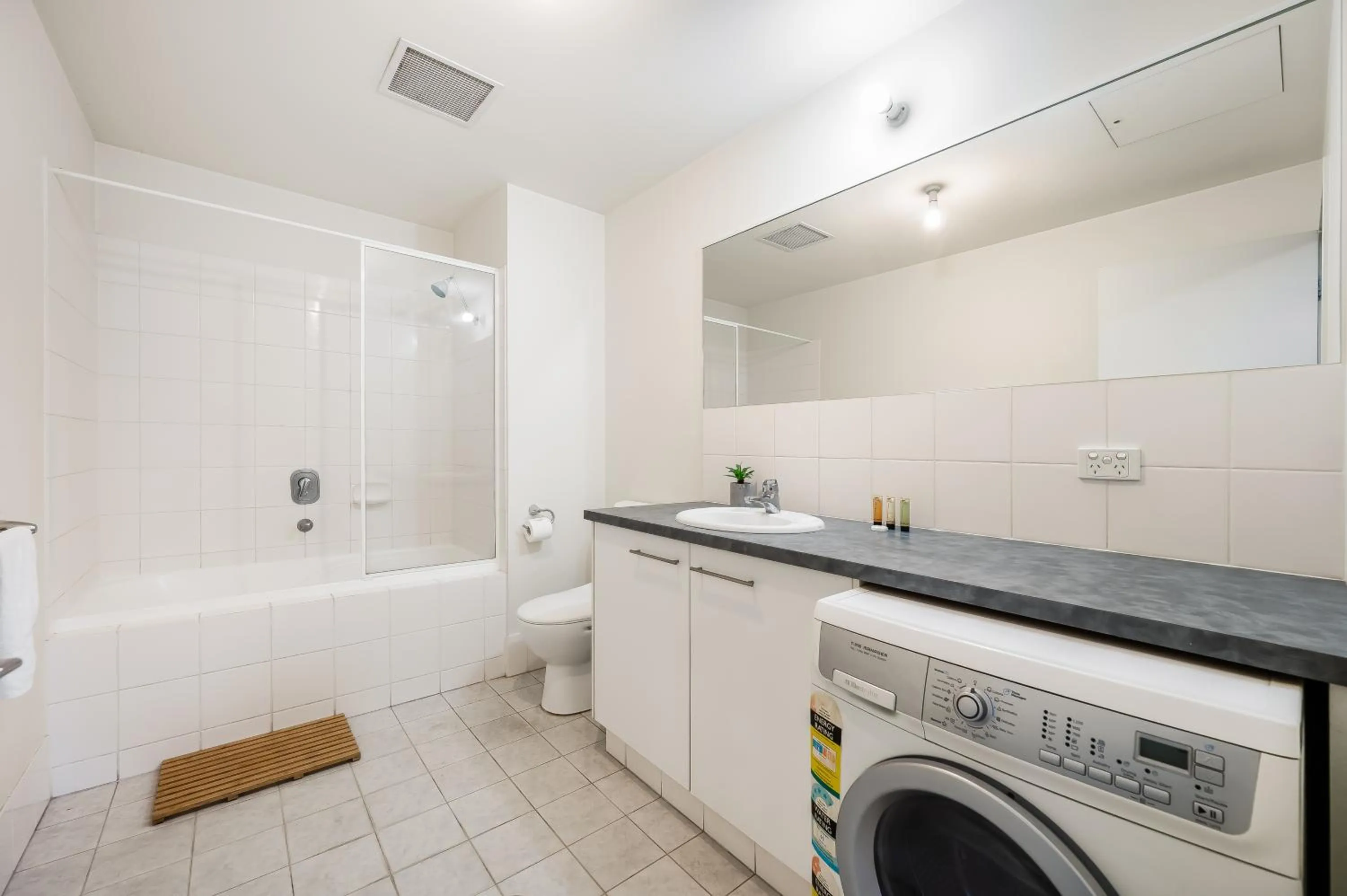 Bathroom in Swainson on Union