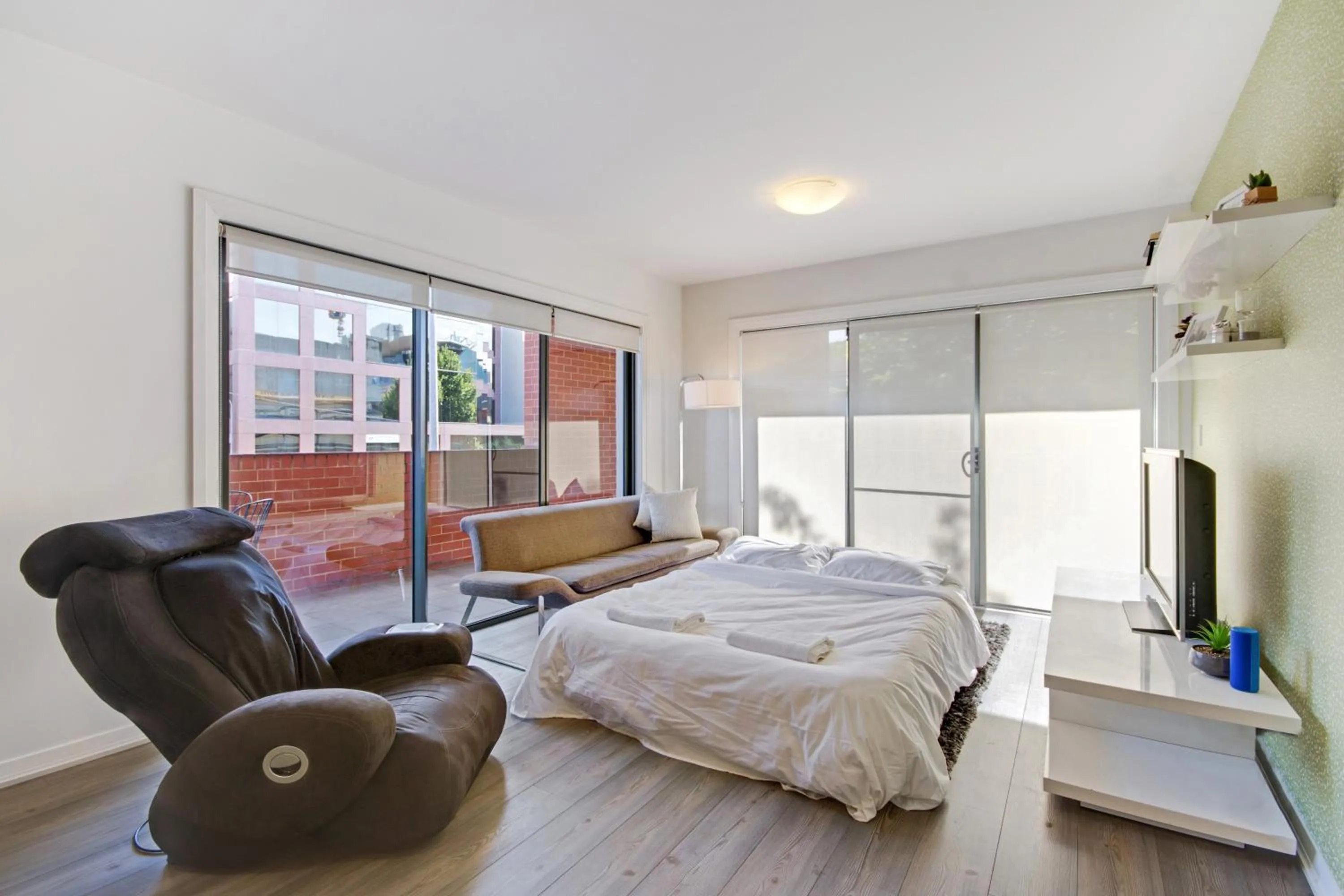 Bed in Swainson on Union