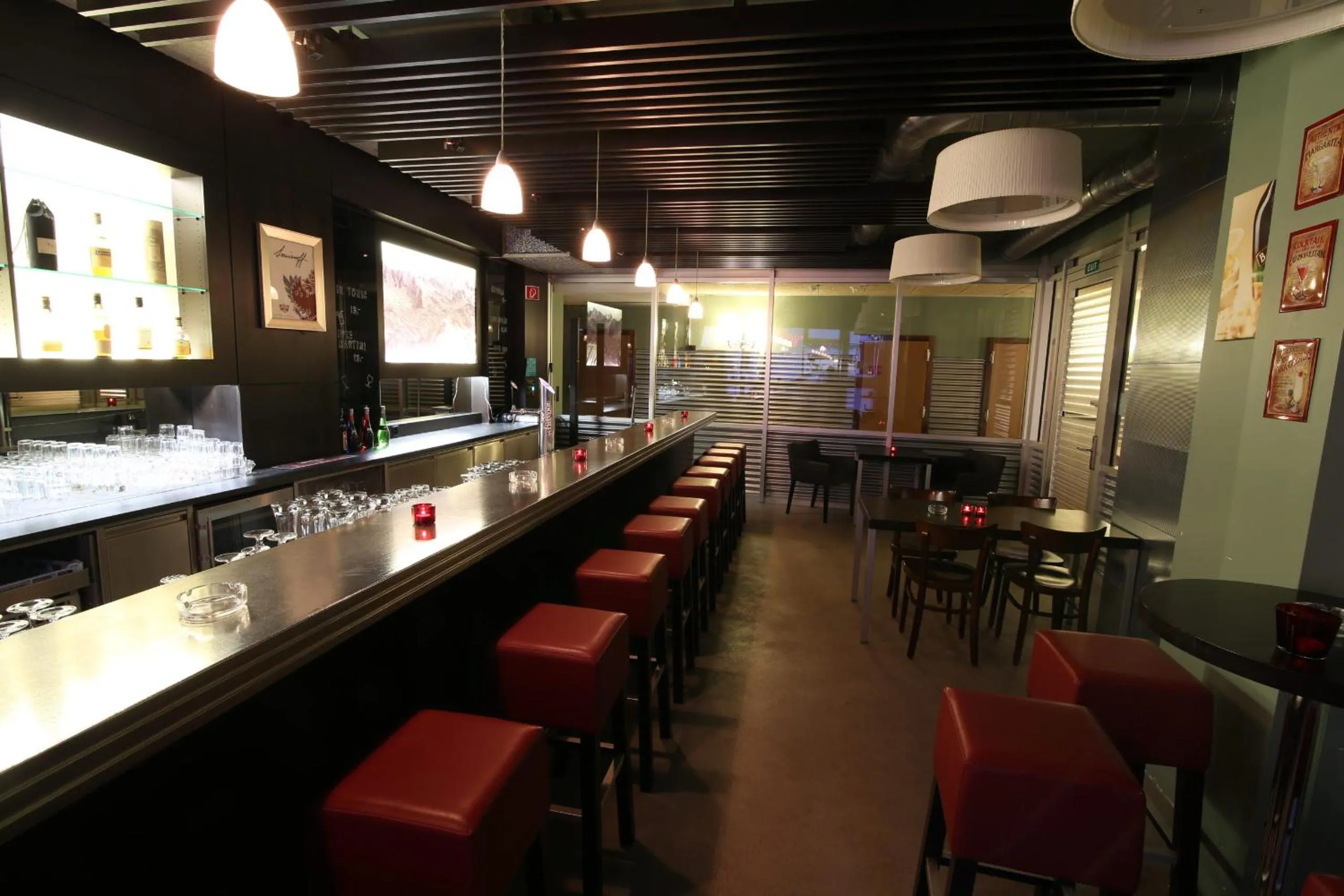 Lounge or bar in Hotel Ochsen by Mountain Hotels