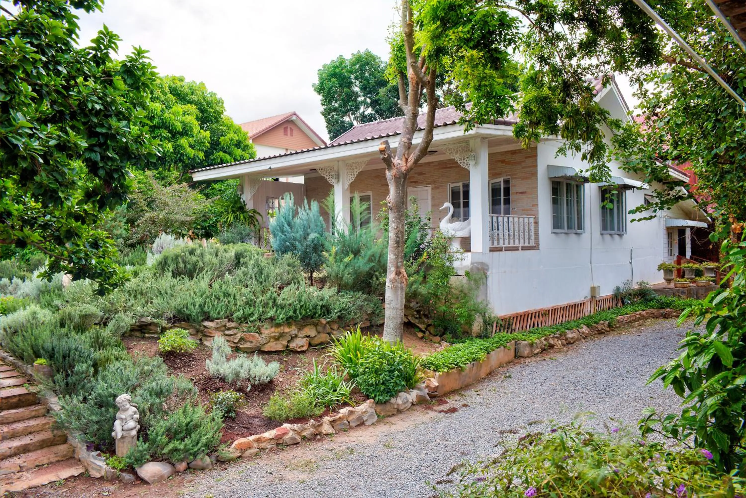 Facade/entrance in Rosemary House