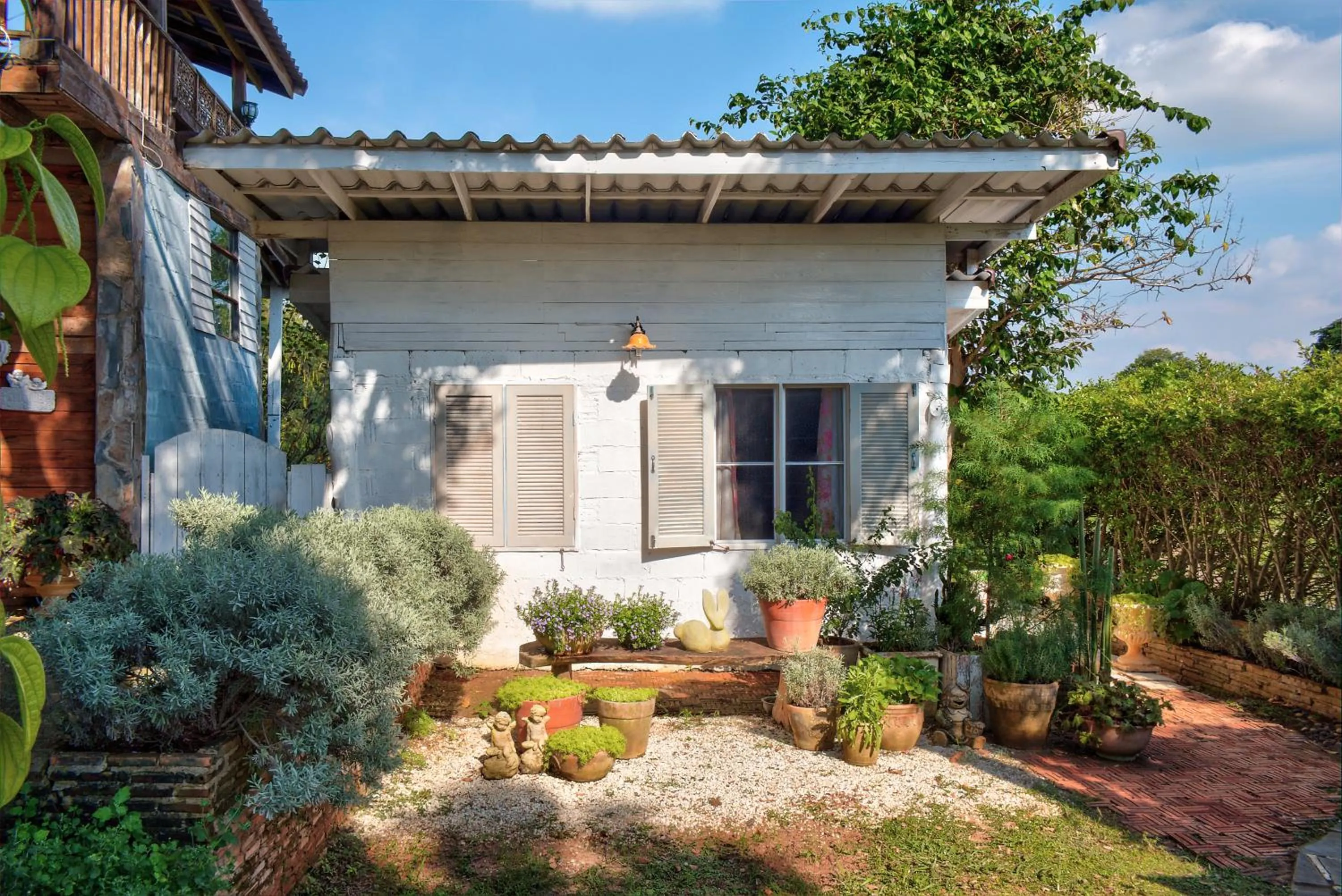 Facade/entrance in Rosemary House