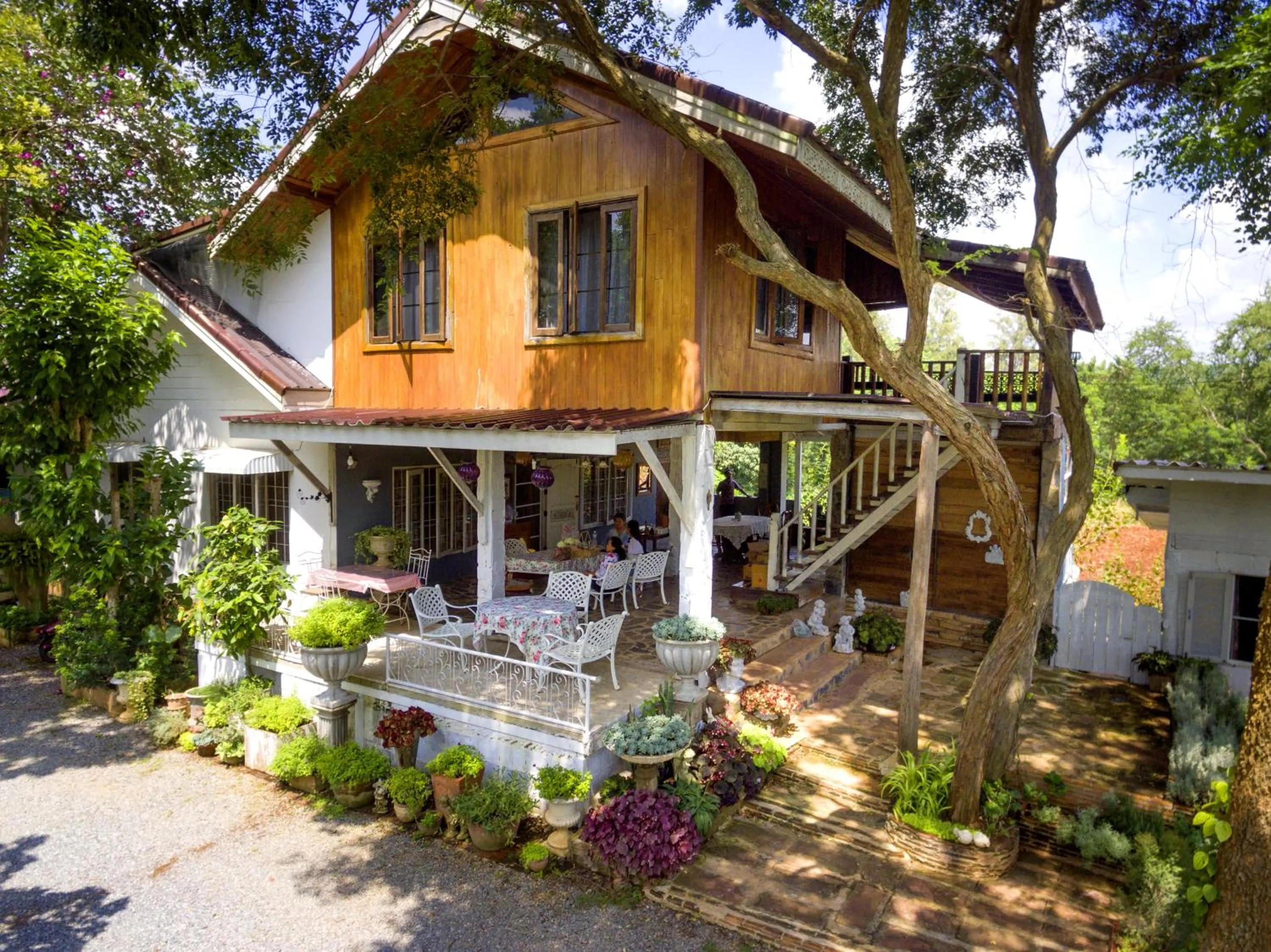 Facade/entrance in Rosemary House