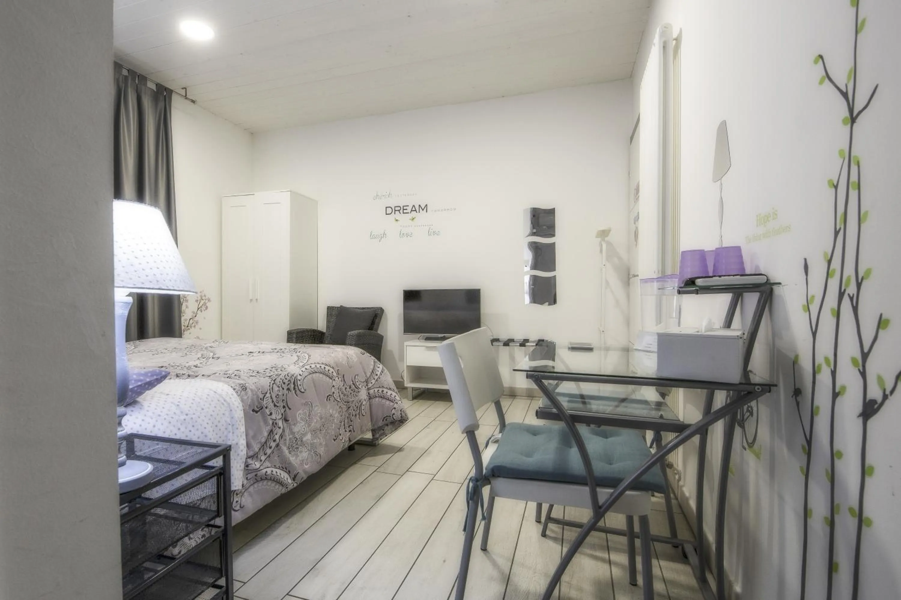 Photo of the whole room, Bed in Il Giardino Di Rebecca