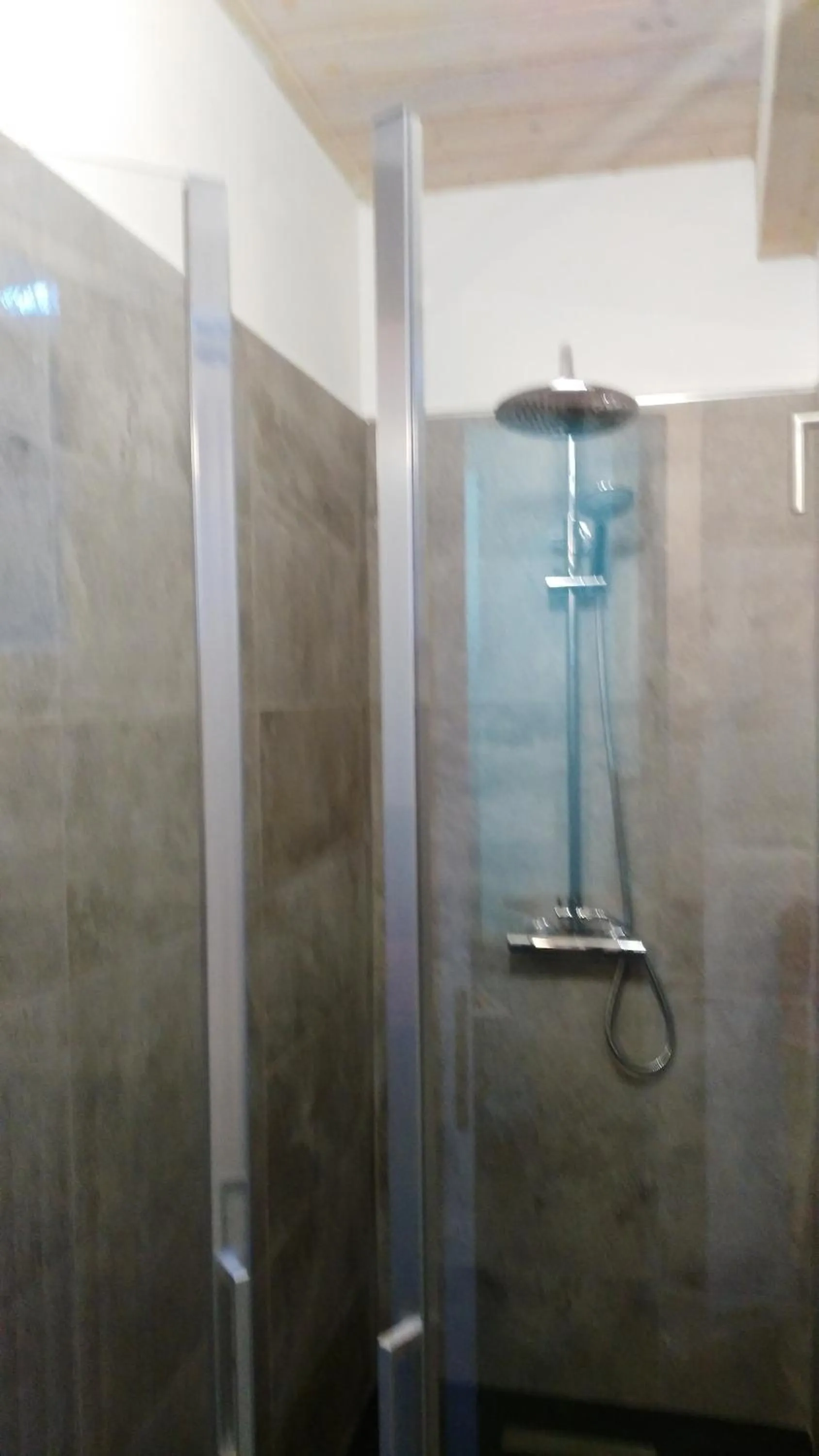 Shower in Il Giardino Di Rebecca