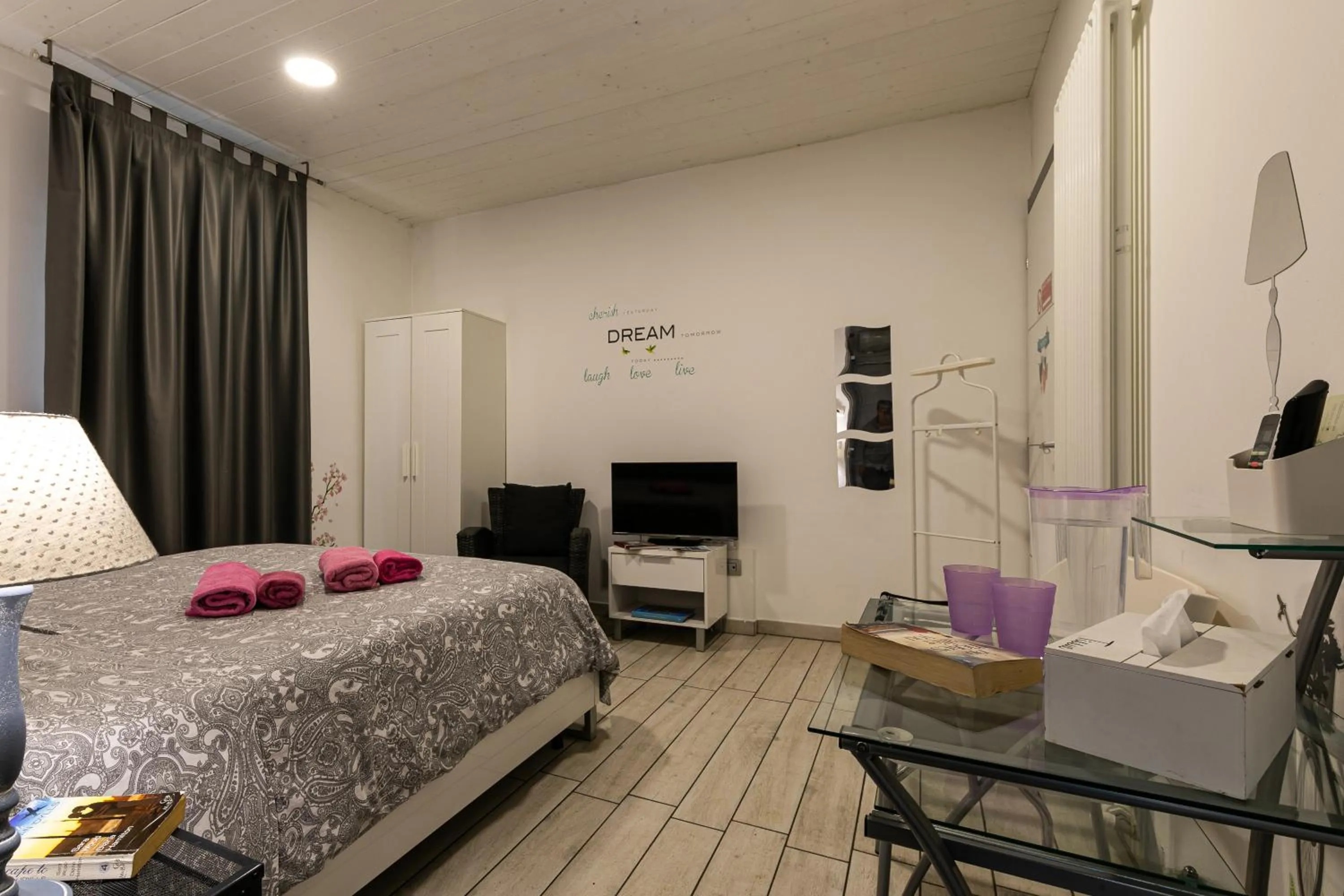 Photo of the whole room, Bed in Il Giardino Di Rebecca