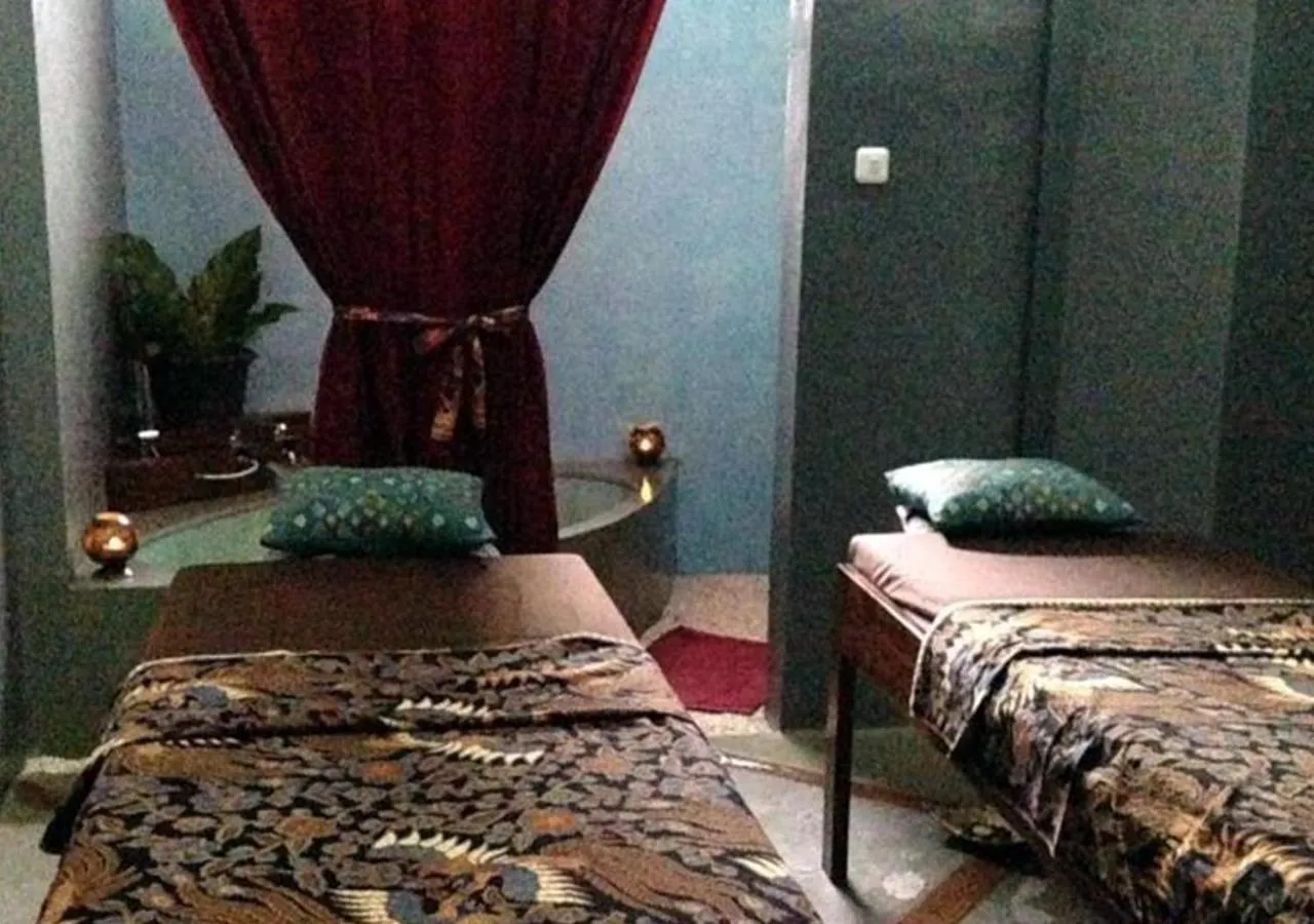 Massage, Bed in Wae Molas Hotel