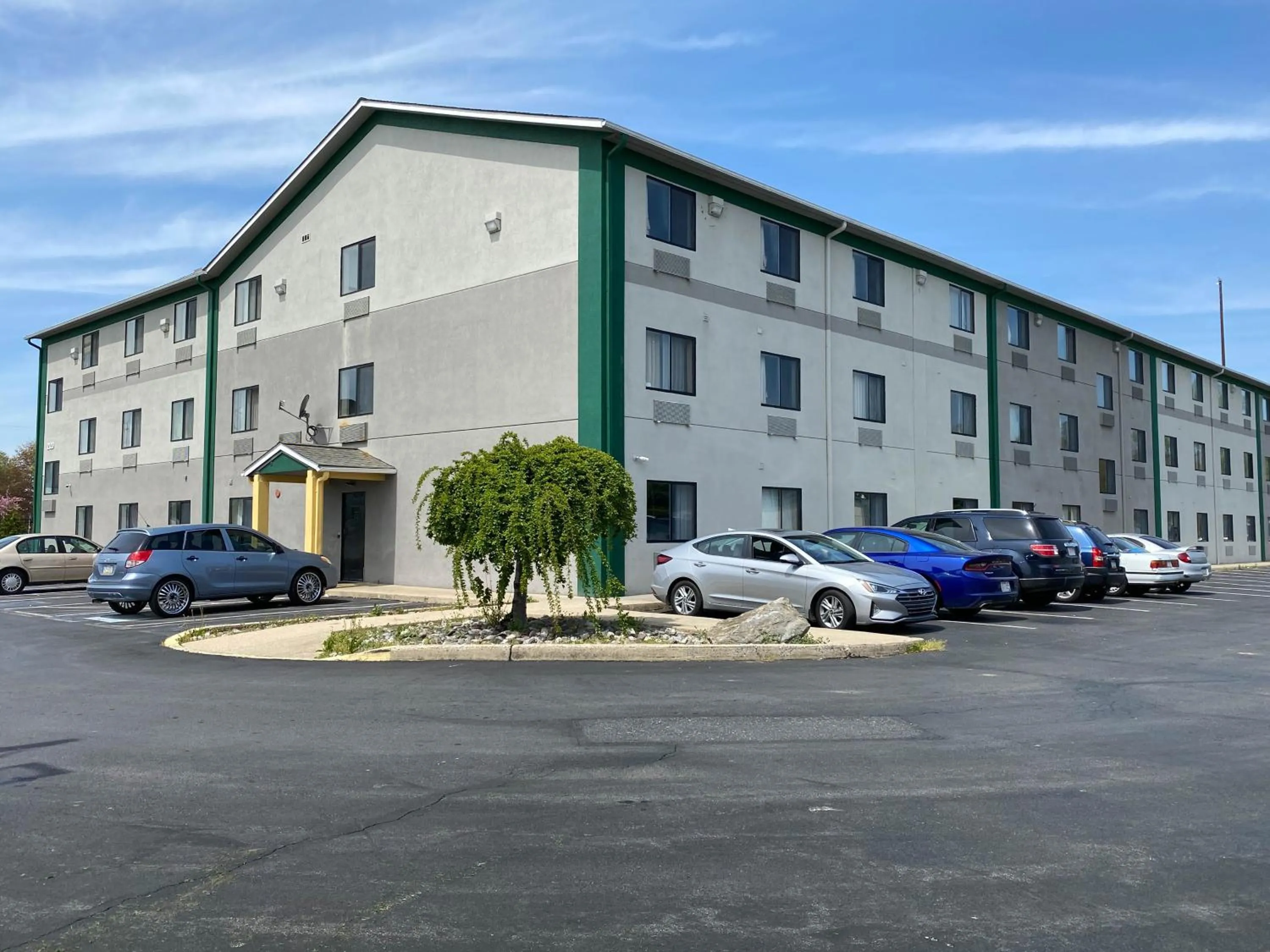 Property building in Motel 6 Lancaster