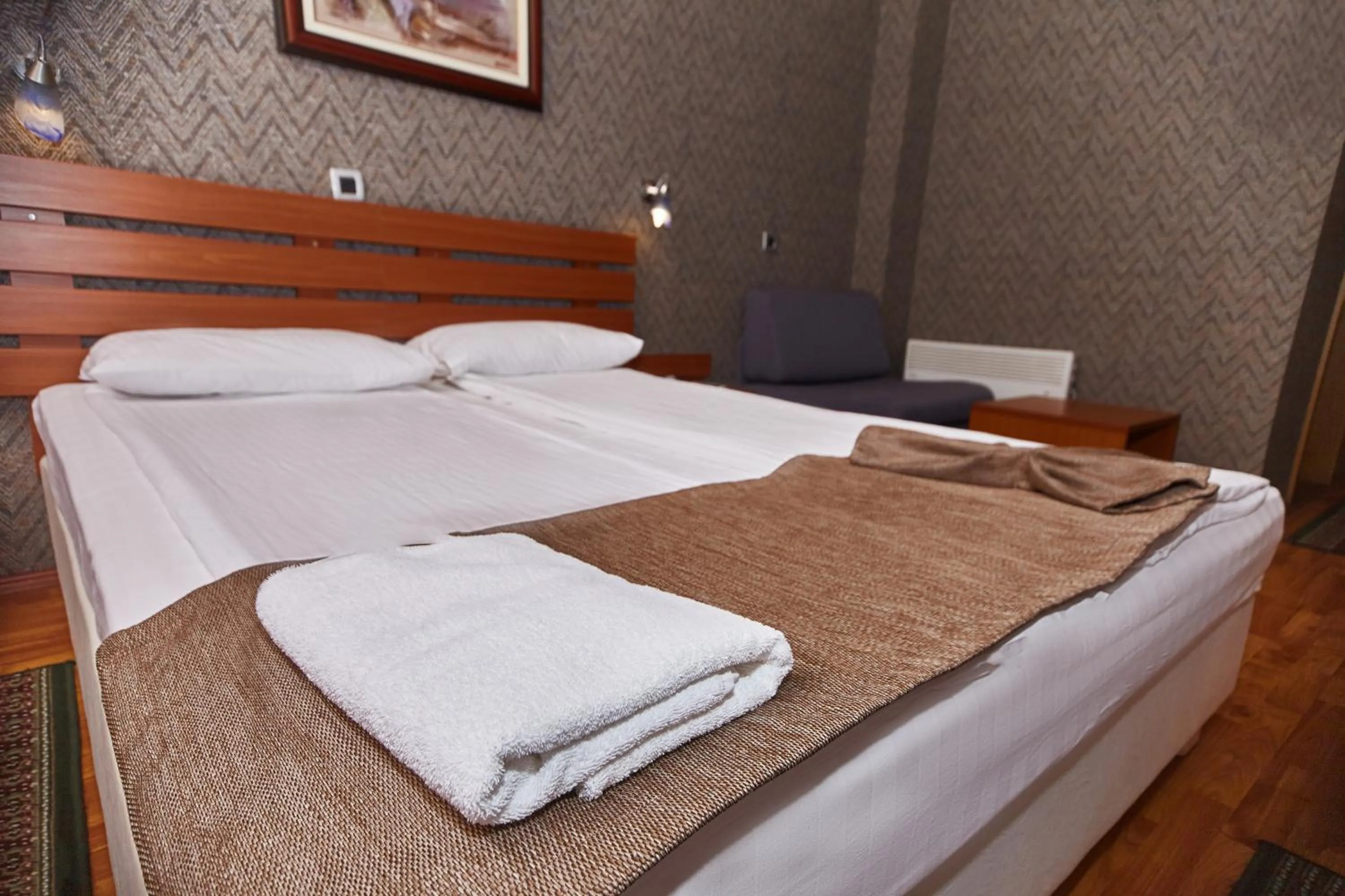 Bed in Leonardo Hotel